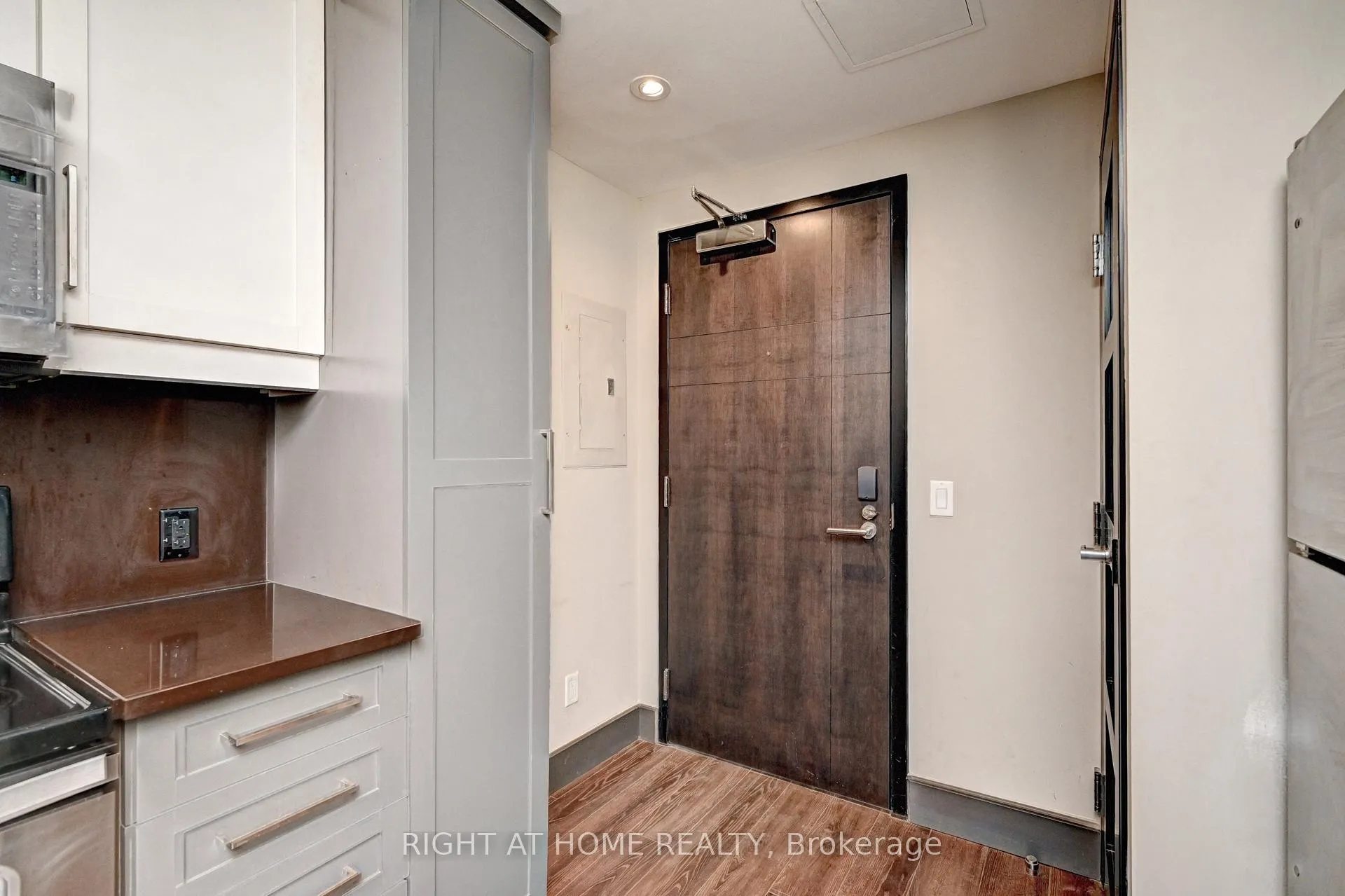 Photo 4 of Unit N2207, 330 Phillip Street, Waterloo, Beechwood/University — HOMEH