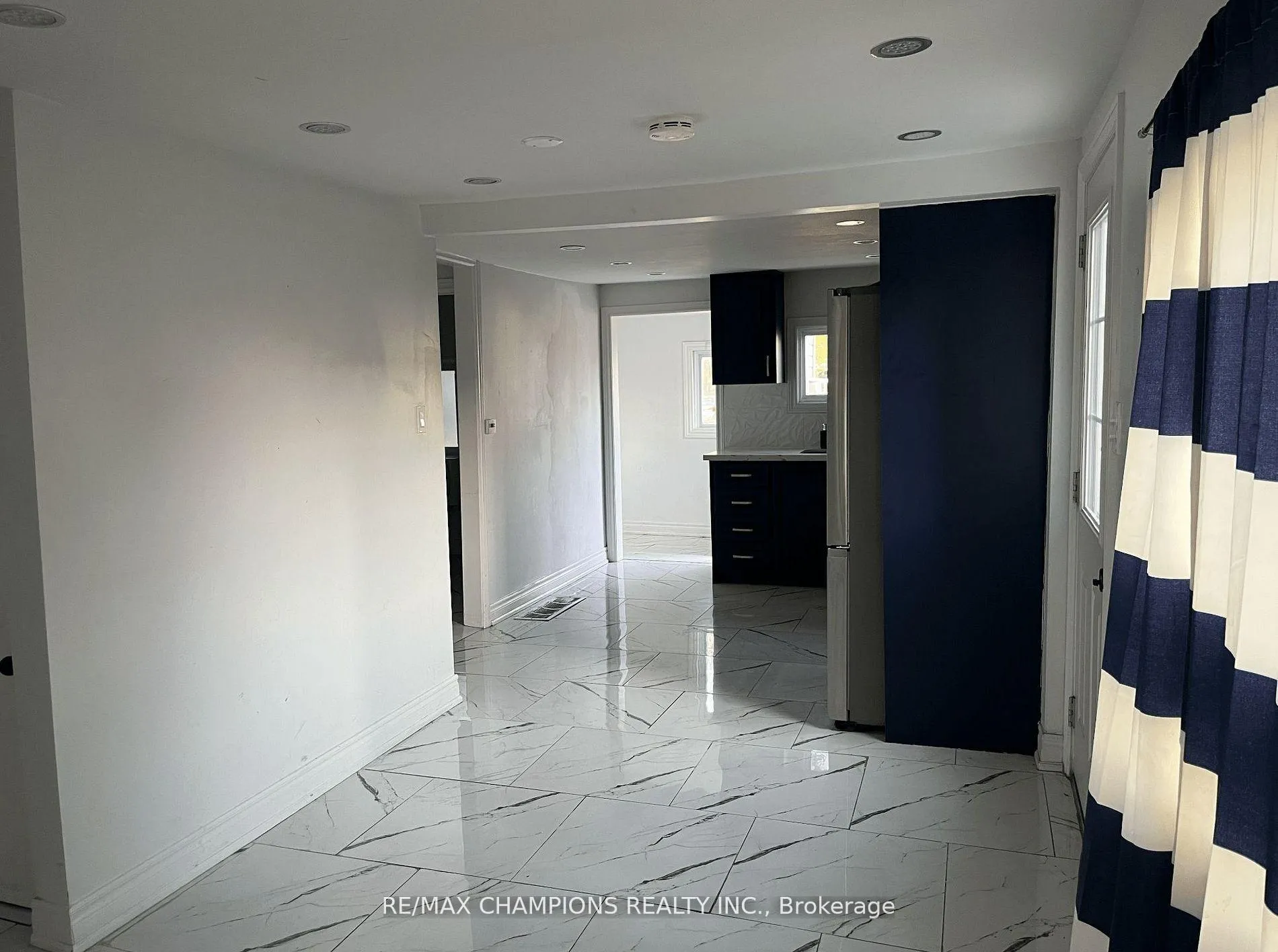 Photo 3 of 112 John Street, Barrie, Lakeshore — HOMEH