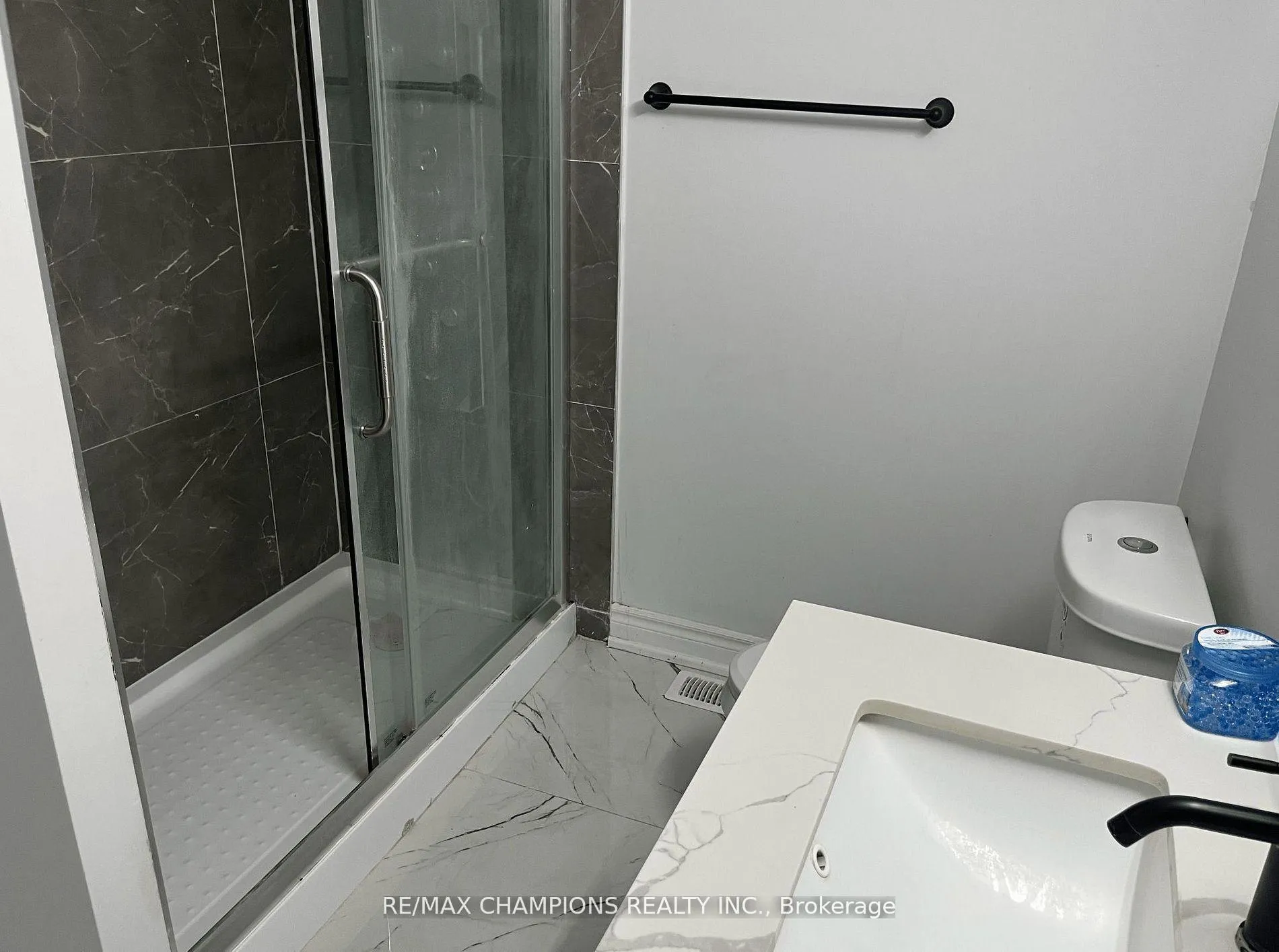 Photo 5 of 112 John Street, Barrie, Lakeshore — HOMEH