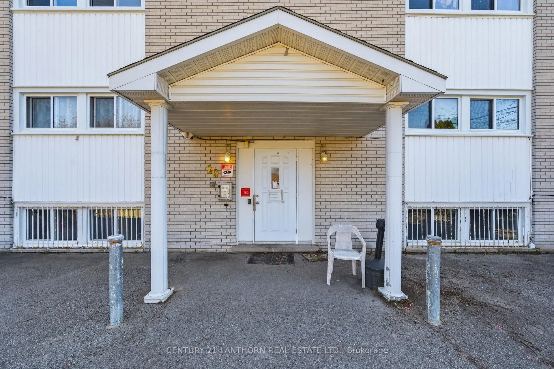 Photo 3 of 29 Downes Avenue, Prince Edward County, Picton Ward — HOMEH
