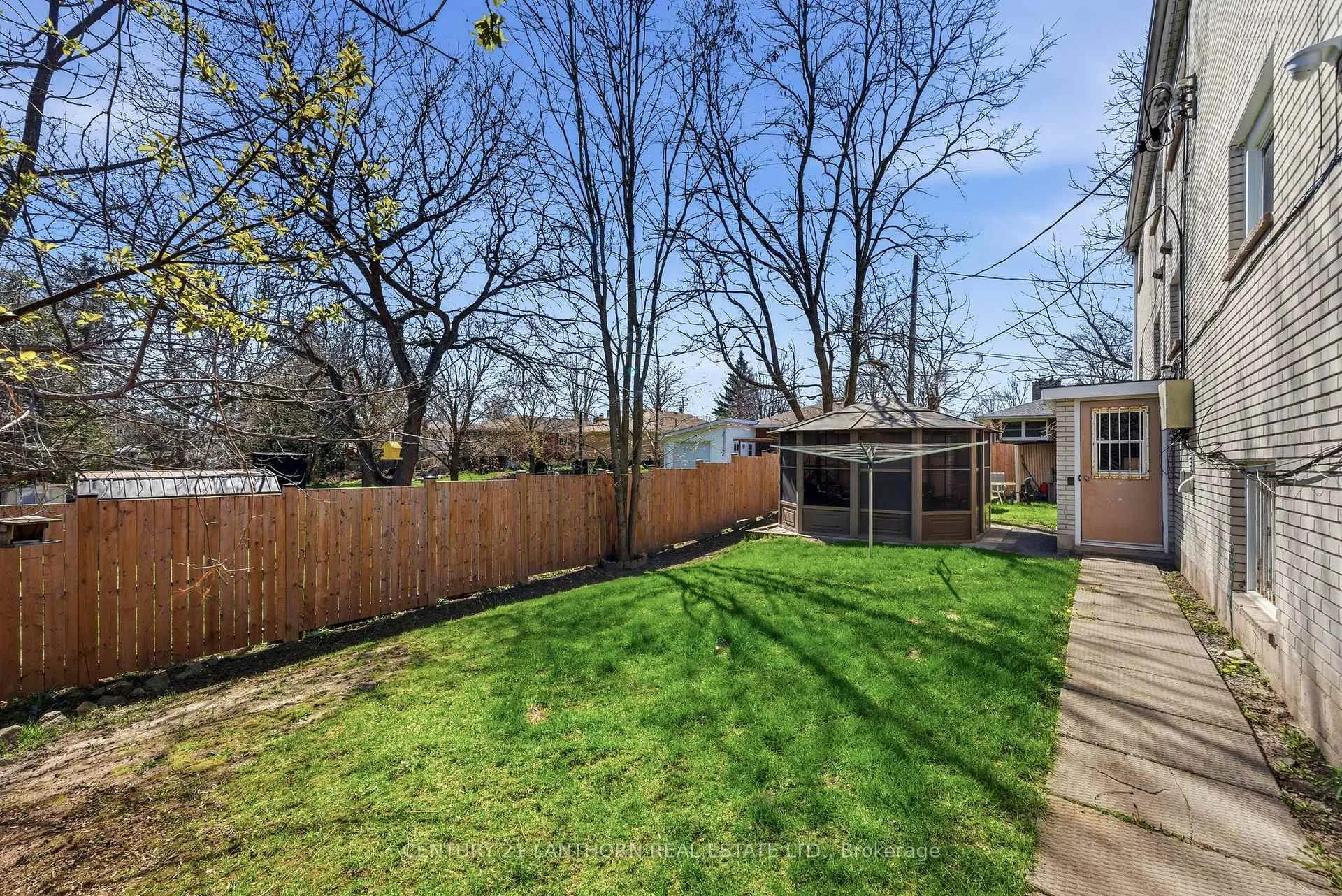 Photo 8 of 29 Downes Avenue, Prince Edward County, Picton Ward — HOMEH