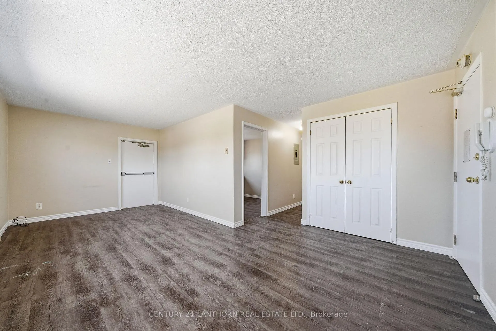 Photo 10 of 29 Downes Avenue, Prince Edward County, Picton Ward — HOMEH