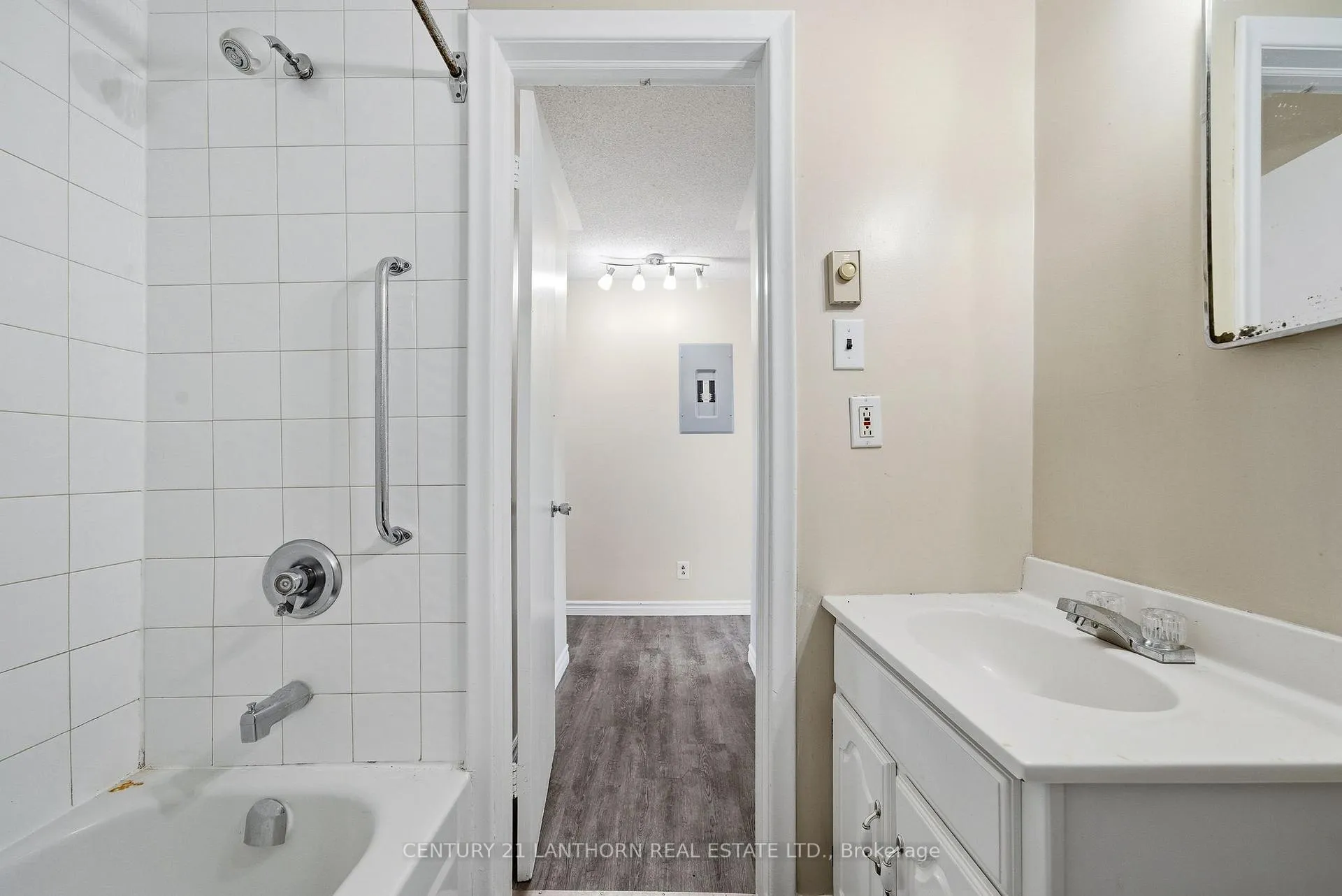 Photo 18 of 29 Downes Avenue, Prince Edward County, Picton Ward — HOMEH