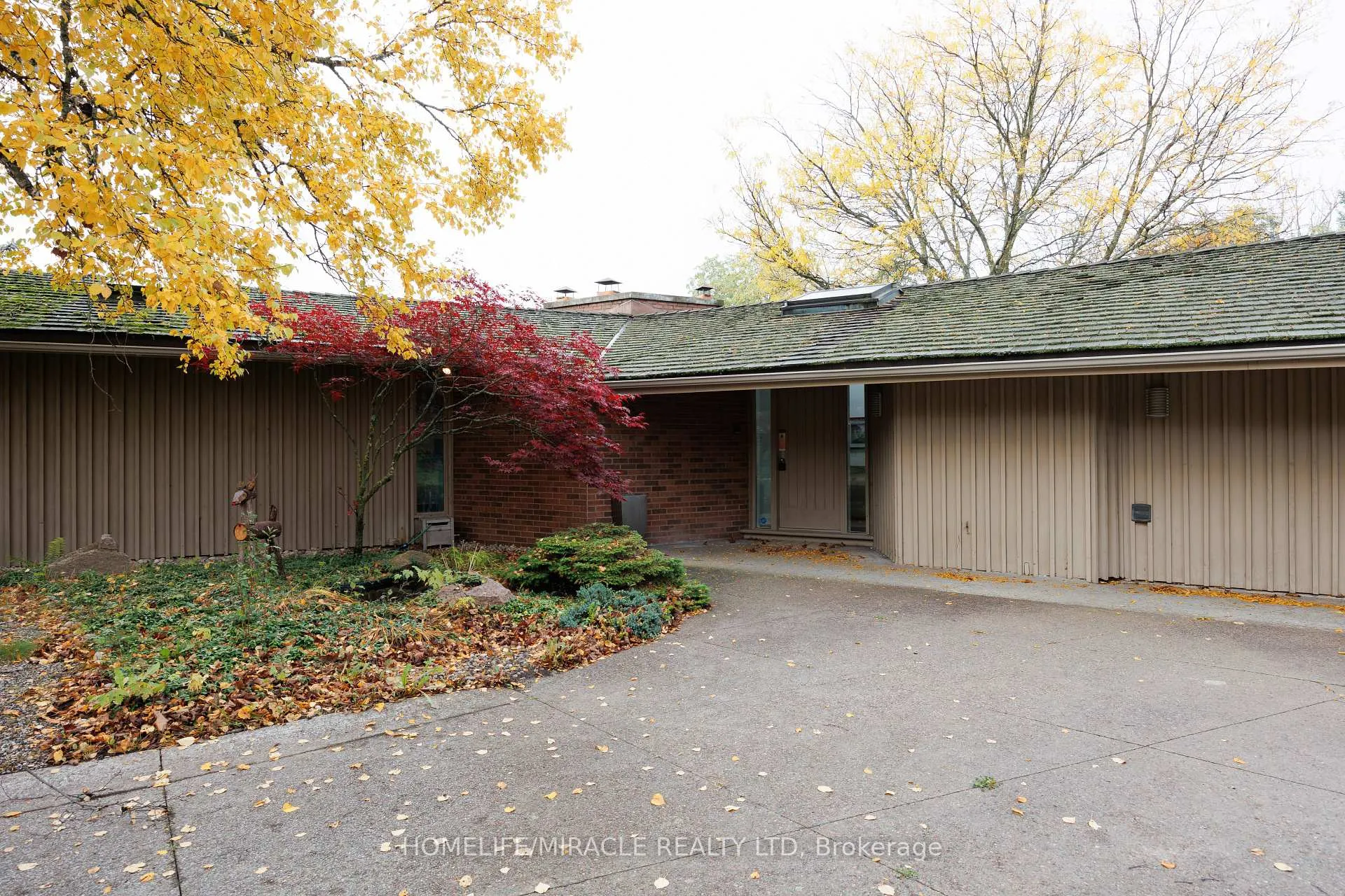 Photo 1 of 11 Champlain Crescent, King, King City — HOMEH