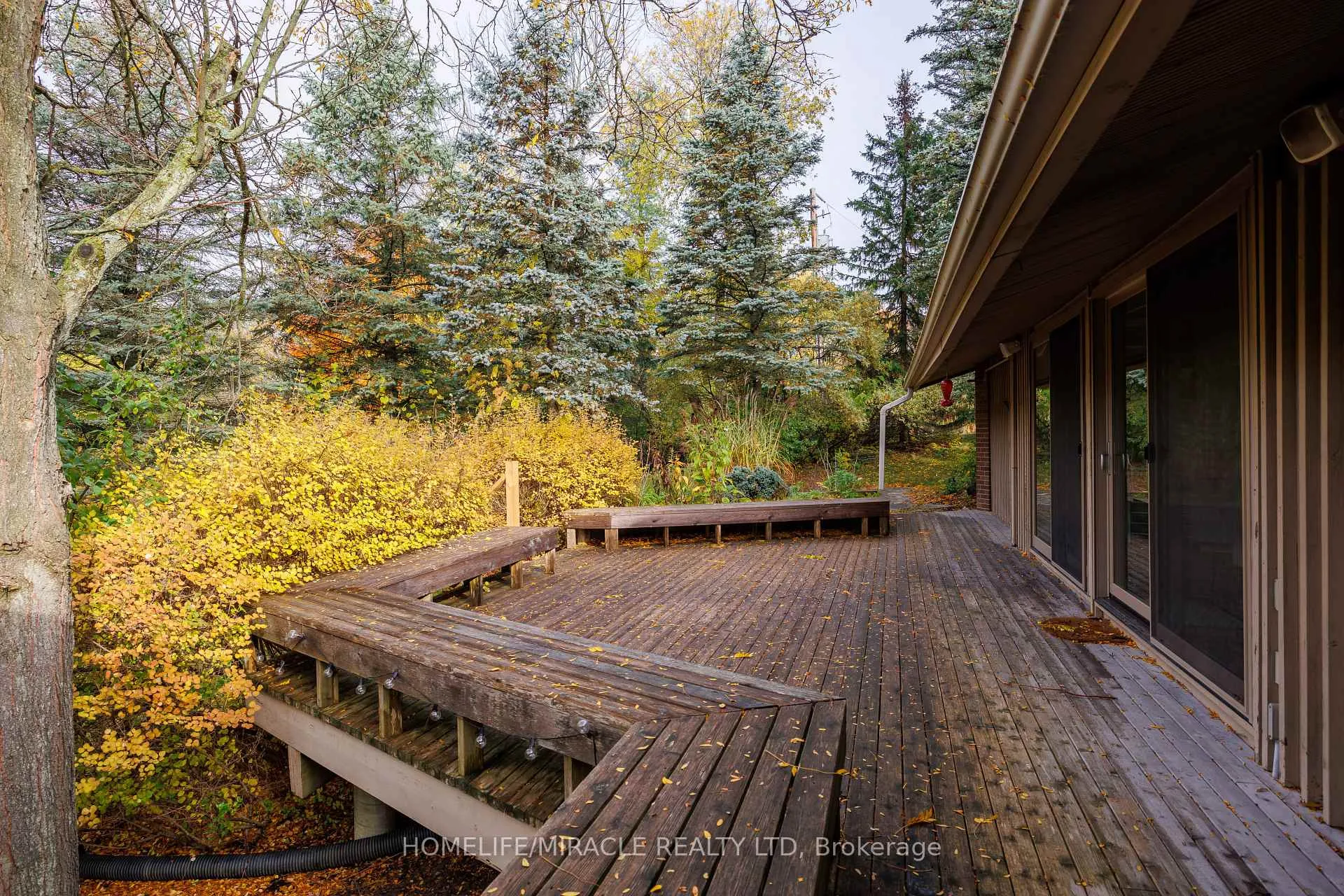 Photo 4 of 11 Champlain Crescent, King, King City — HOMEH