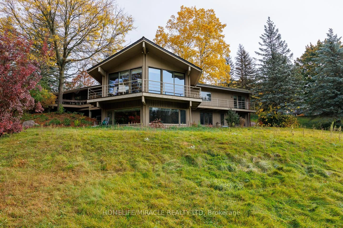 Photo 10 of 11 Champlain Crescent, King, King City — HOMEH