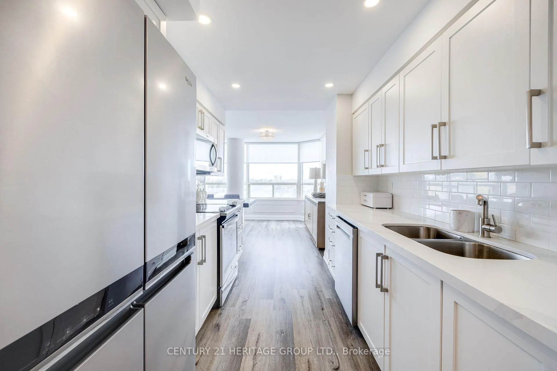 Photo 2 of Unit 707, 7 Townsgate Drive, Vaughan, Crestwood-Springfarm-Yorkhill — HOMEH