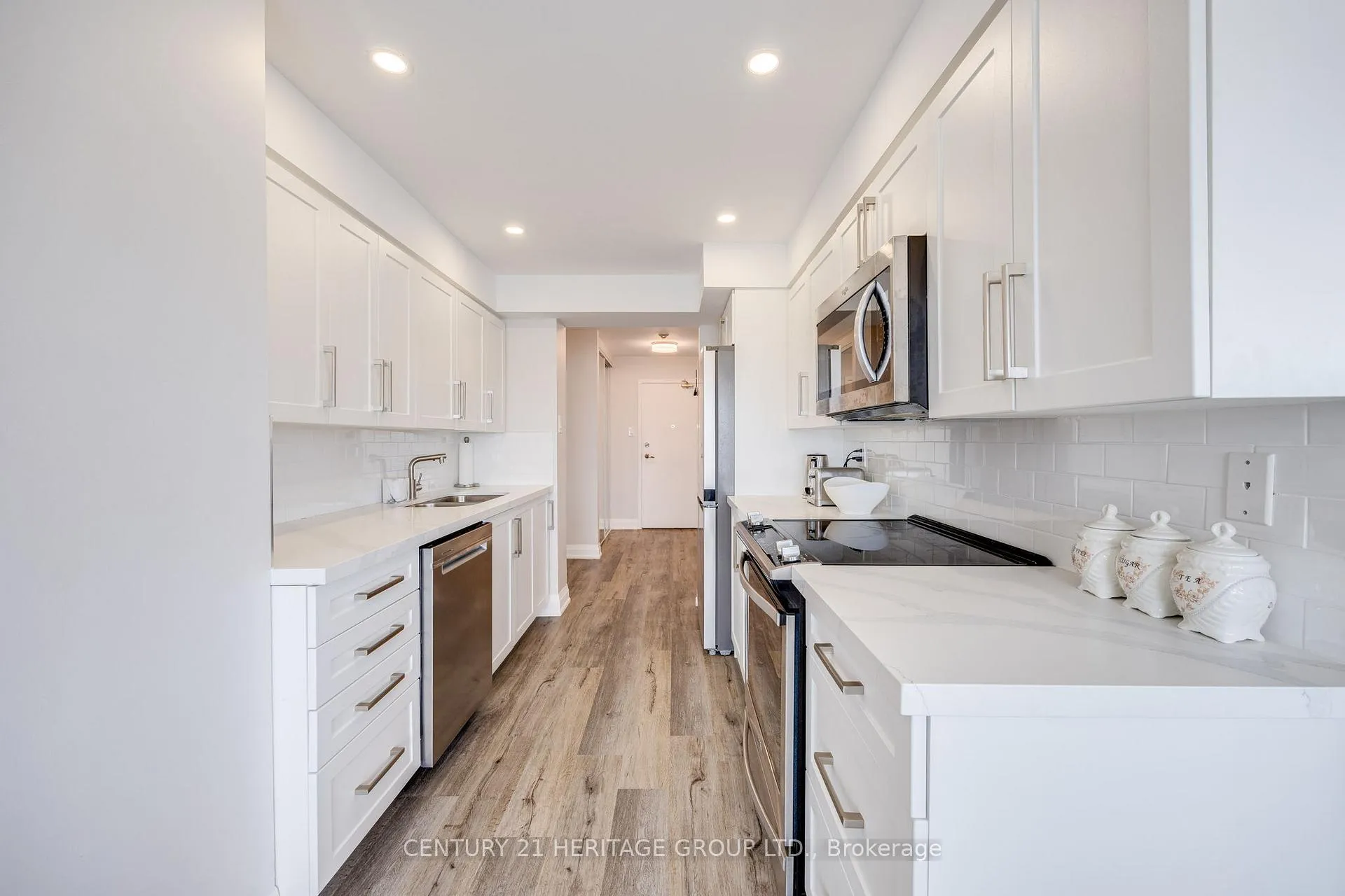 Photo 5 of Unit 707, 7 Townsgate Drive, Vaughan, Crestwood-Springfarm-Yorkhill — HOMEH