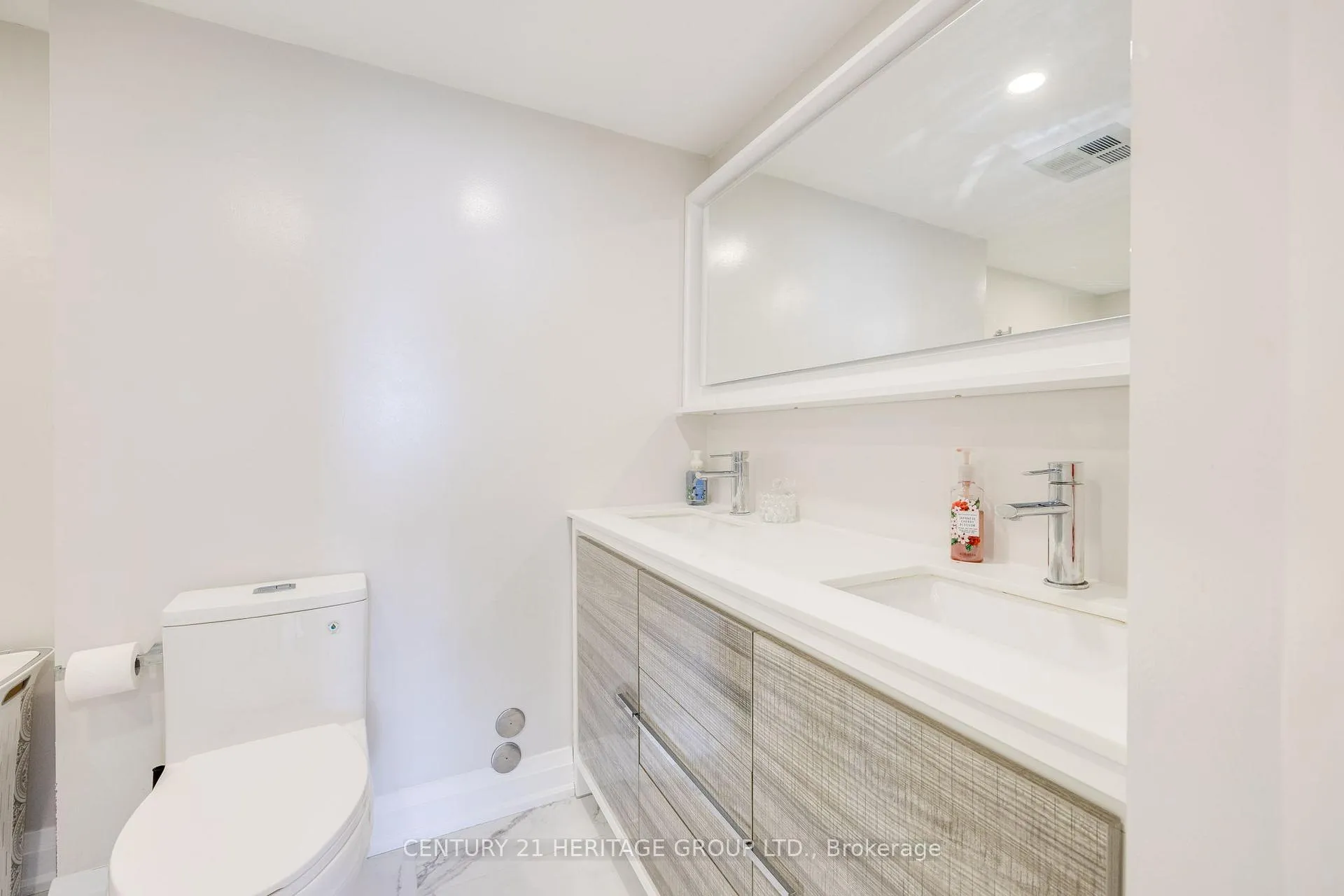 Photo 16 of Unit 707, 7 Townsgate Drive, Vaughan, Crestwood-Springfarm-Yorkhill — HOMEH
