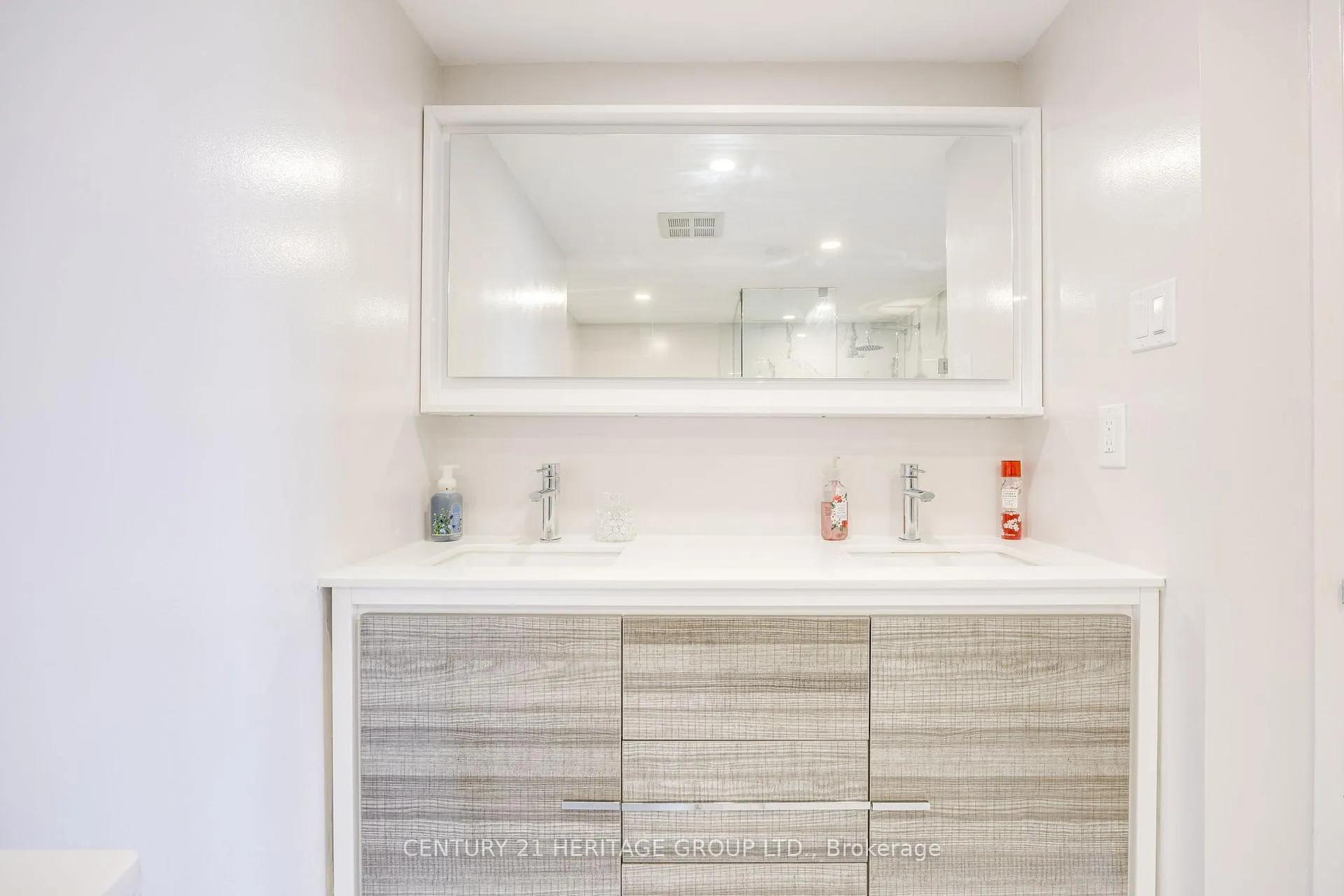 Photo 17 of Unit 707, 7 Townsgate Drive, Vaughan, Crestwood-Springfarm-Yorkhill — HOMEH