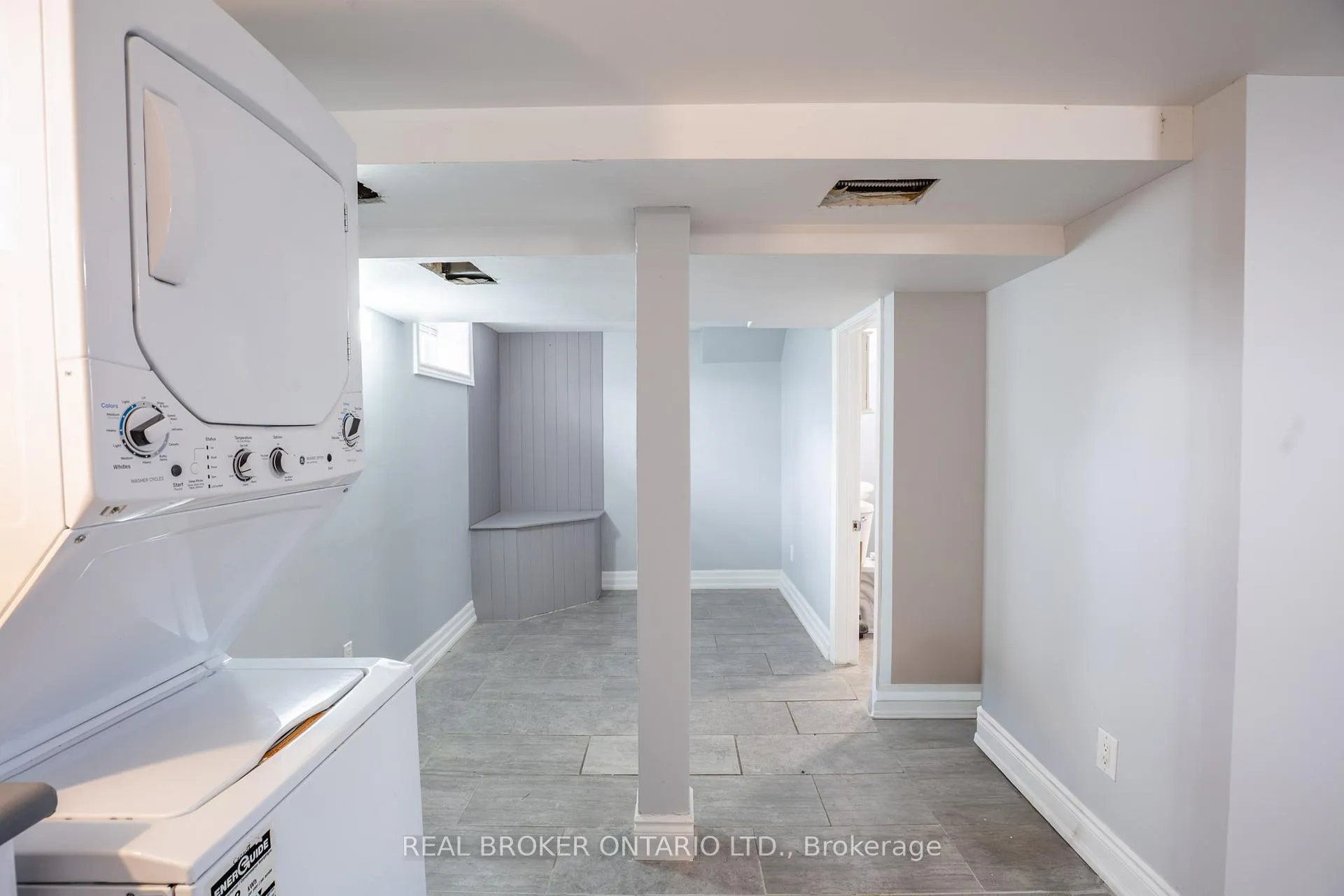 Photo 5 of Unit 3, 32 Grove Street W, Barrie, Queen's Park — HOMEH