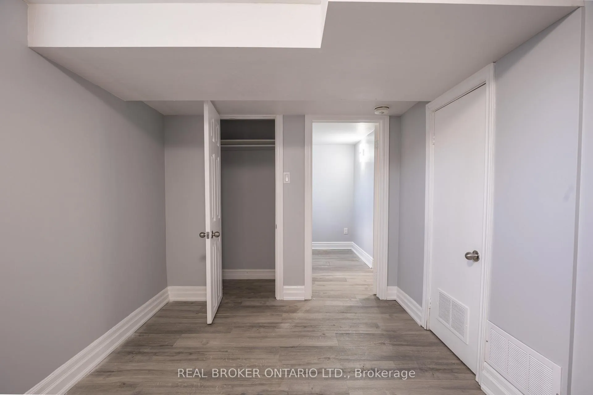 Photo 6 of Unit 3, 32 Grove Street W, Barrie, Queen's Park — HOMEH