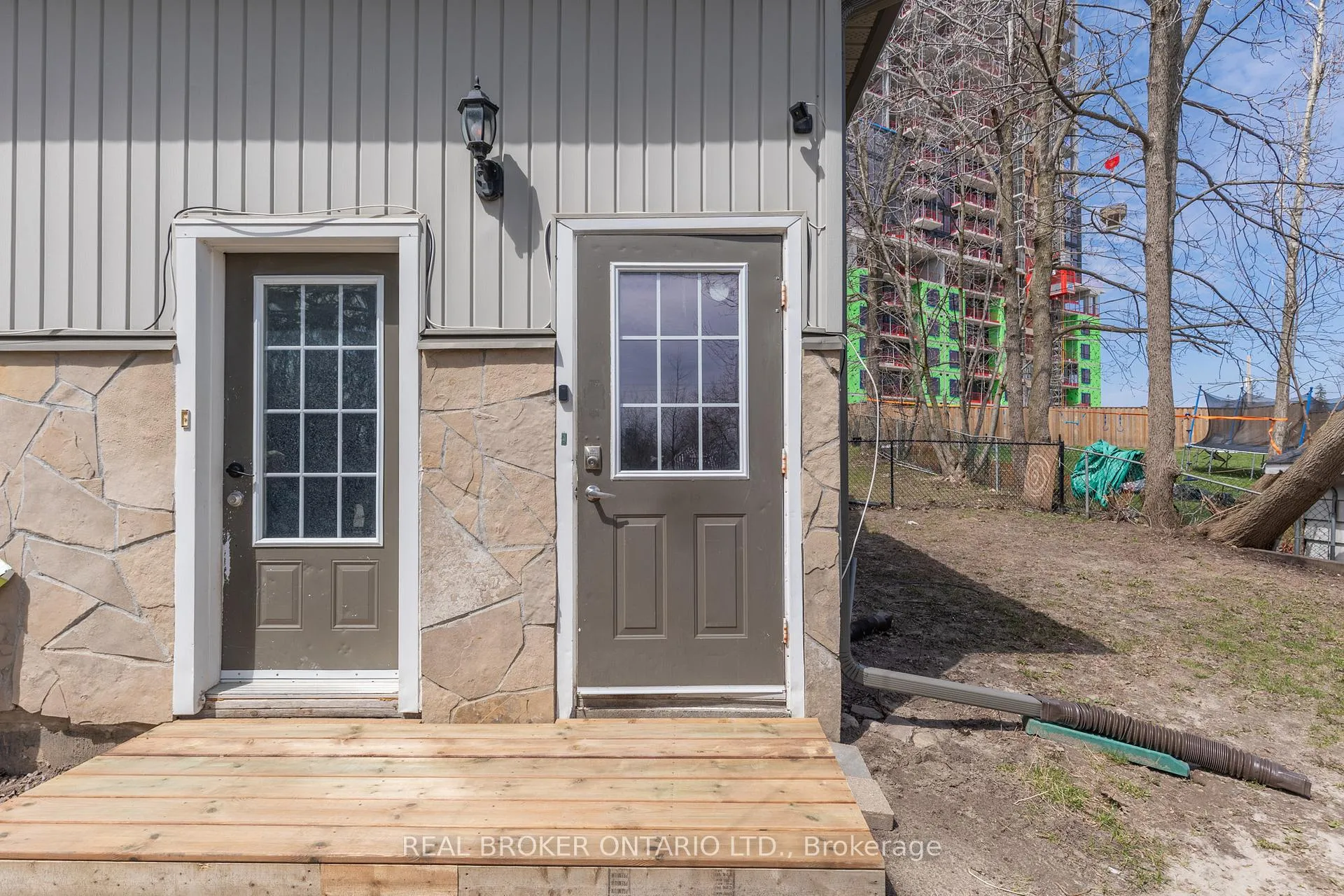 Photo 10 of Unit 3, 32 Grove Street W, Barrie, Queen's Park — HOMEH