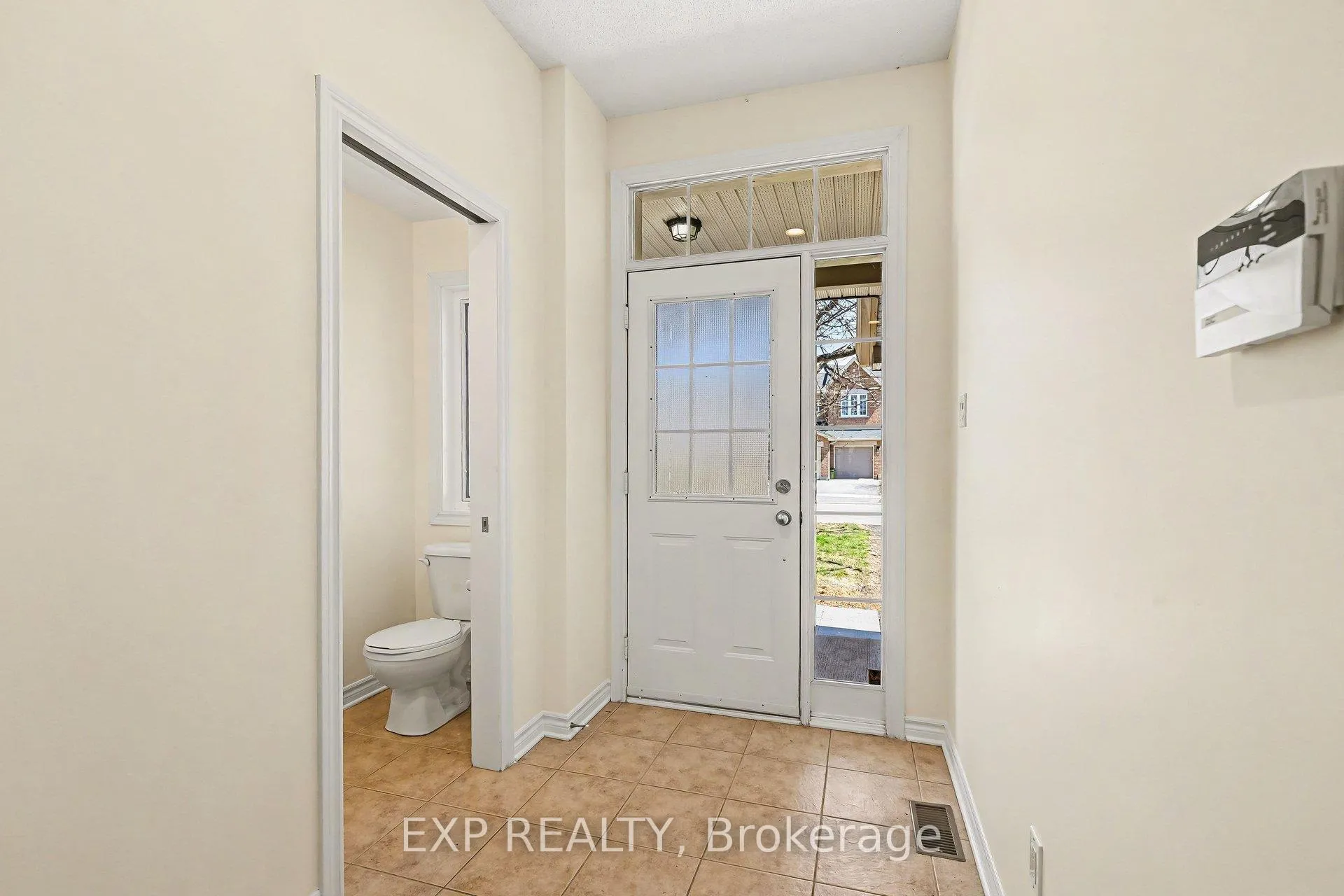 Photo 4 of 15 Cedar Valley Drive, Ottawa, Kanata - Emerald Meadows/Trailwest — HOMEH