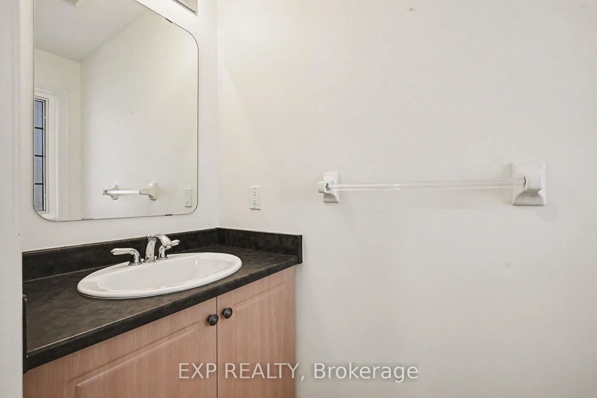 Photo 17 of 15 Cedar Valley Drive, Ottawa, Kanata - Emerald Meadows/Trailwest — HOMEH