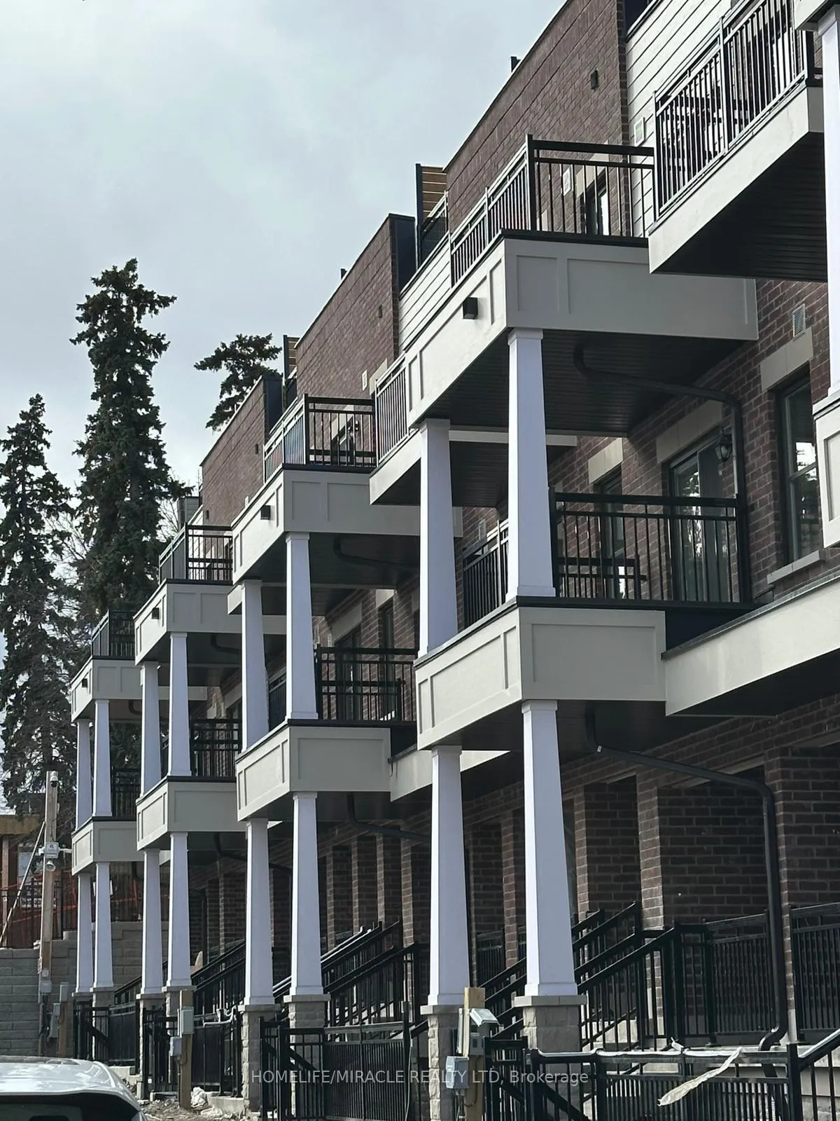 Photo 1 of Unit 212, 15100 Yonge Street, Aurora, Aurora Village — HOMEH