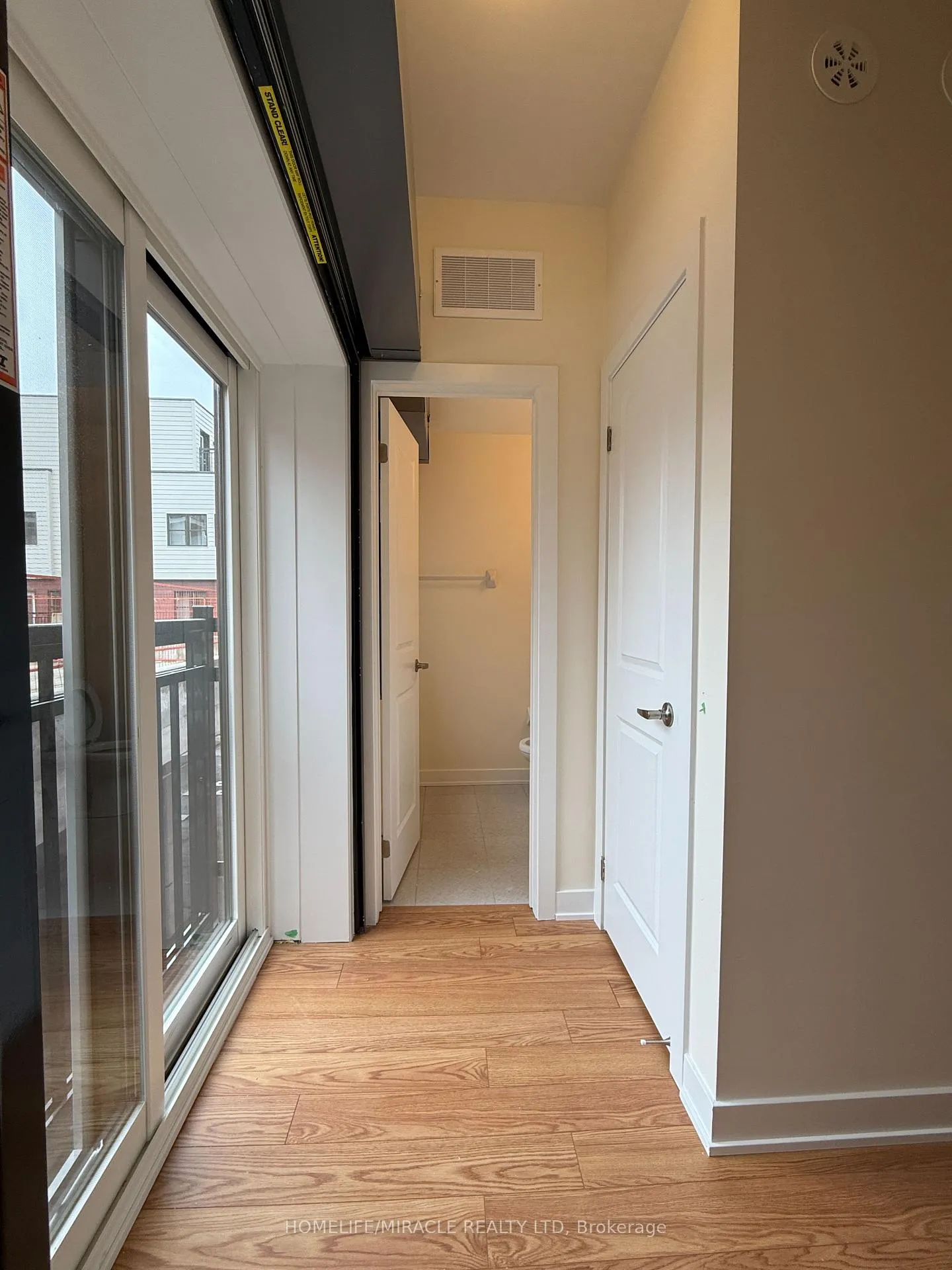 Photo 8 of Unit 212, 15100 Yonge Street, Aurora, Aurora Village — HOMEH