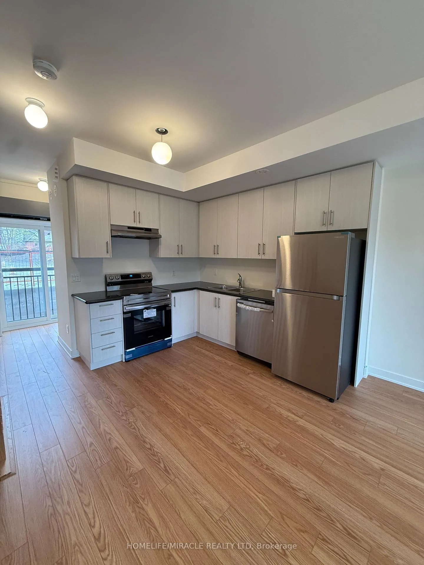 Photo 11 of Unit 212, 15100 Yonge Street, Aurora, Aurora Village — HOMEH