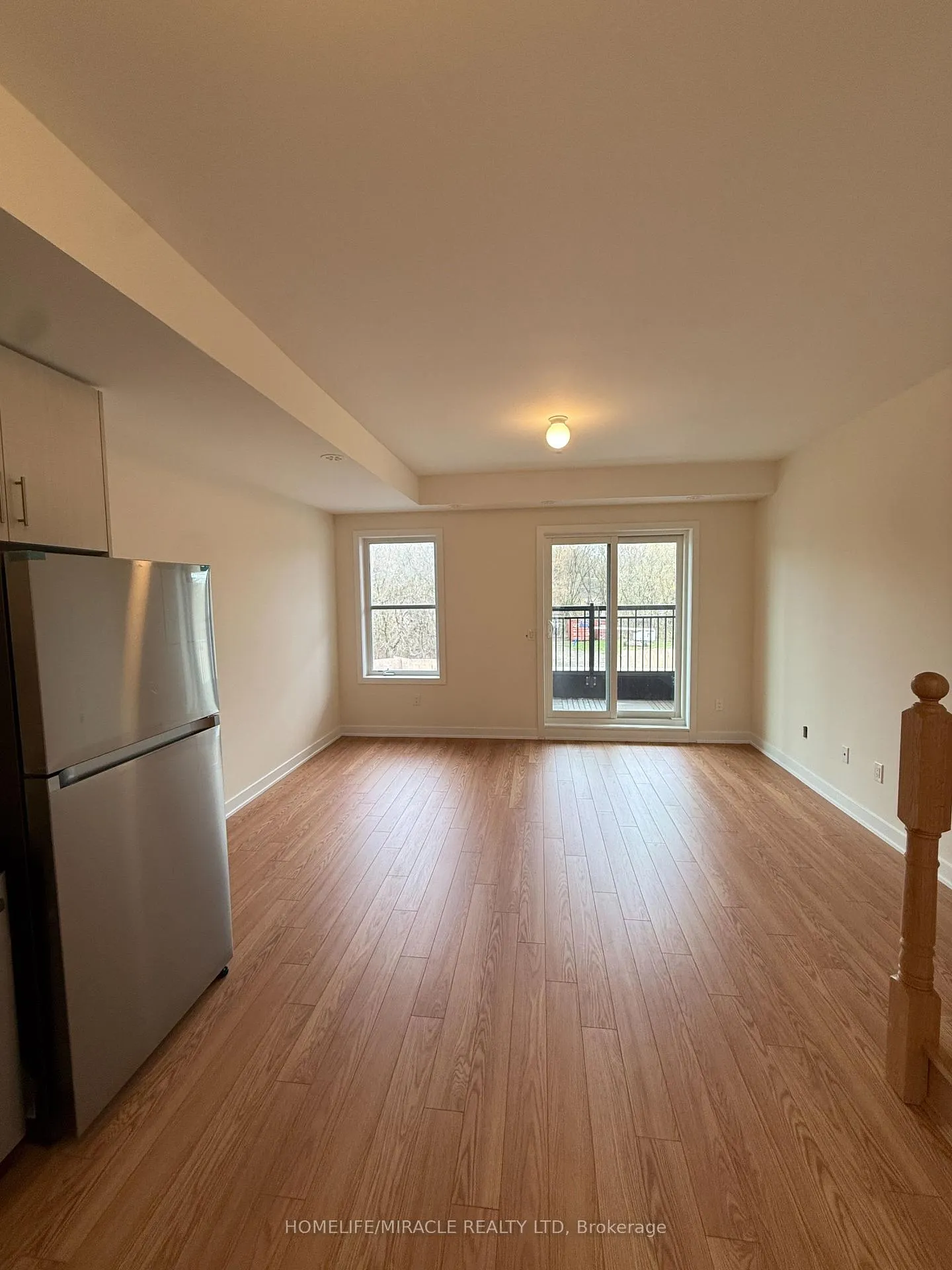 Photo 12 of Unit 212, 15100 Yonge Street, Aurora, Aurora Village — HOMEH