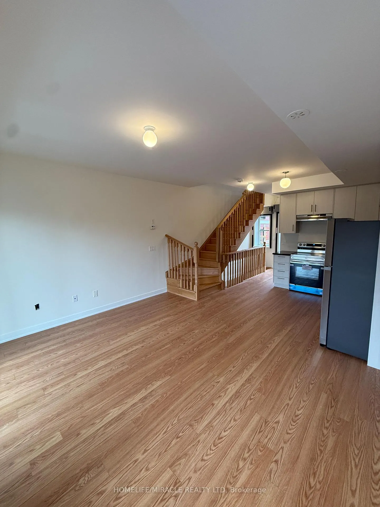Photo 16 of Unit 212, 15100 Yonge Street, Aurora, Aurora Village — HOMEH
