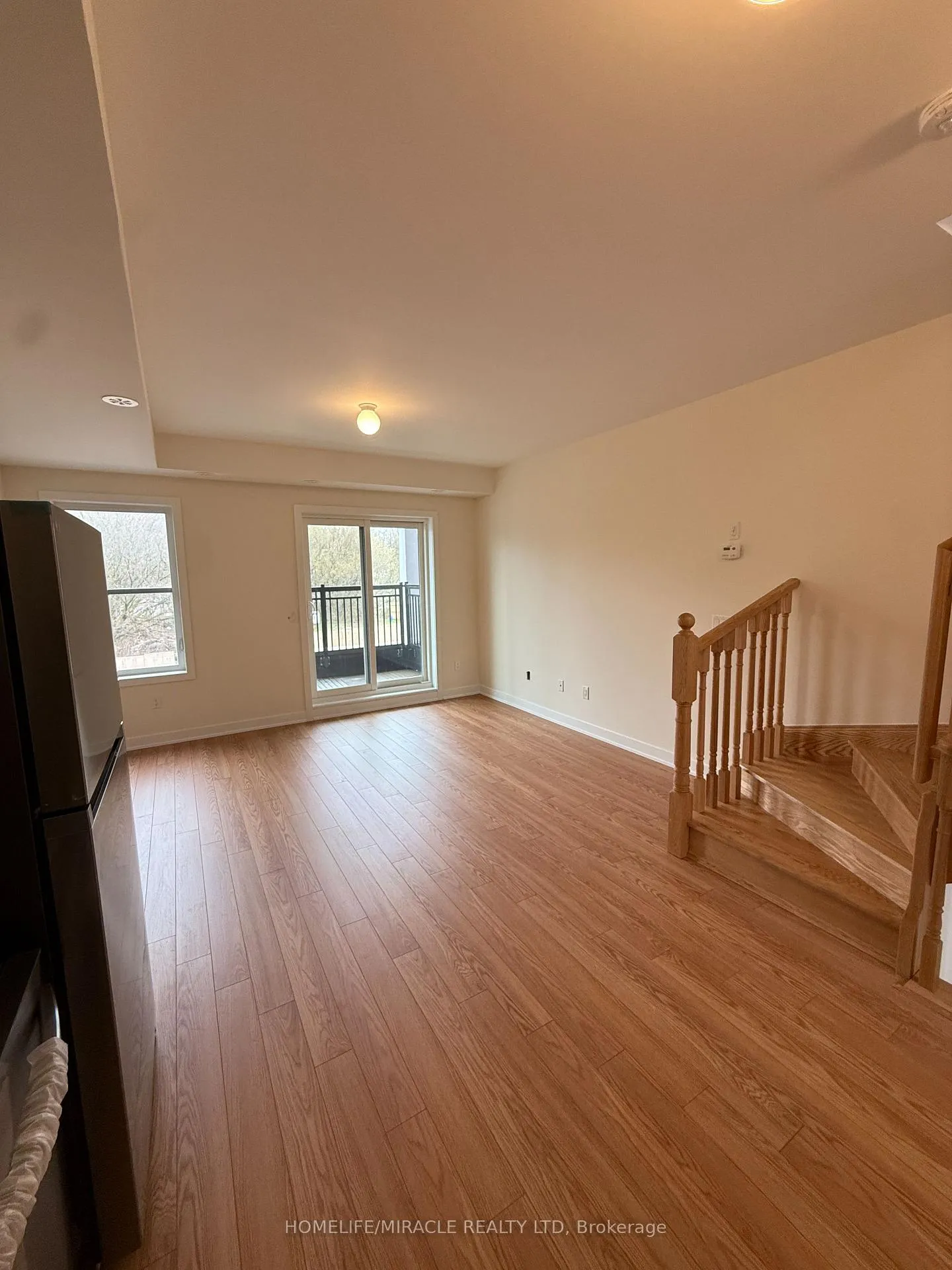 Photo 17 of Unit 212, 15100 Yonge Street, Aurora, Aurora Village — HOMEH