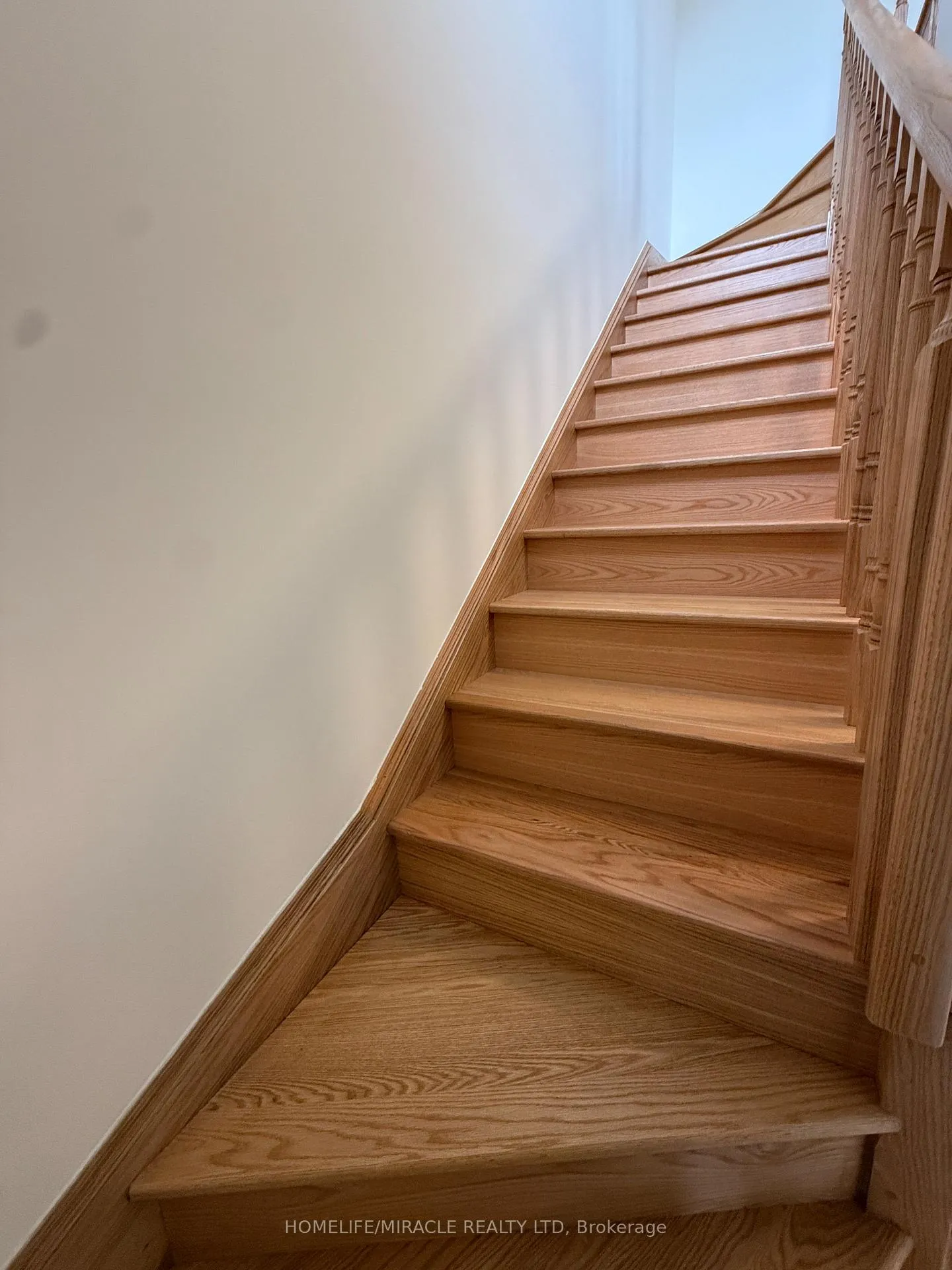 Photo 30 of Unit 212, 15100 Yonge Street, Aurora, Aurora Village — HOMEH