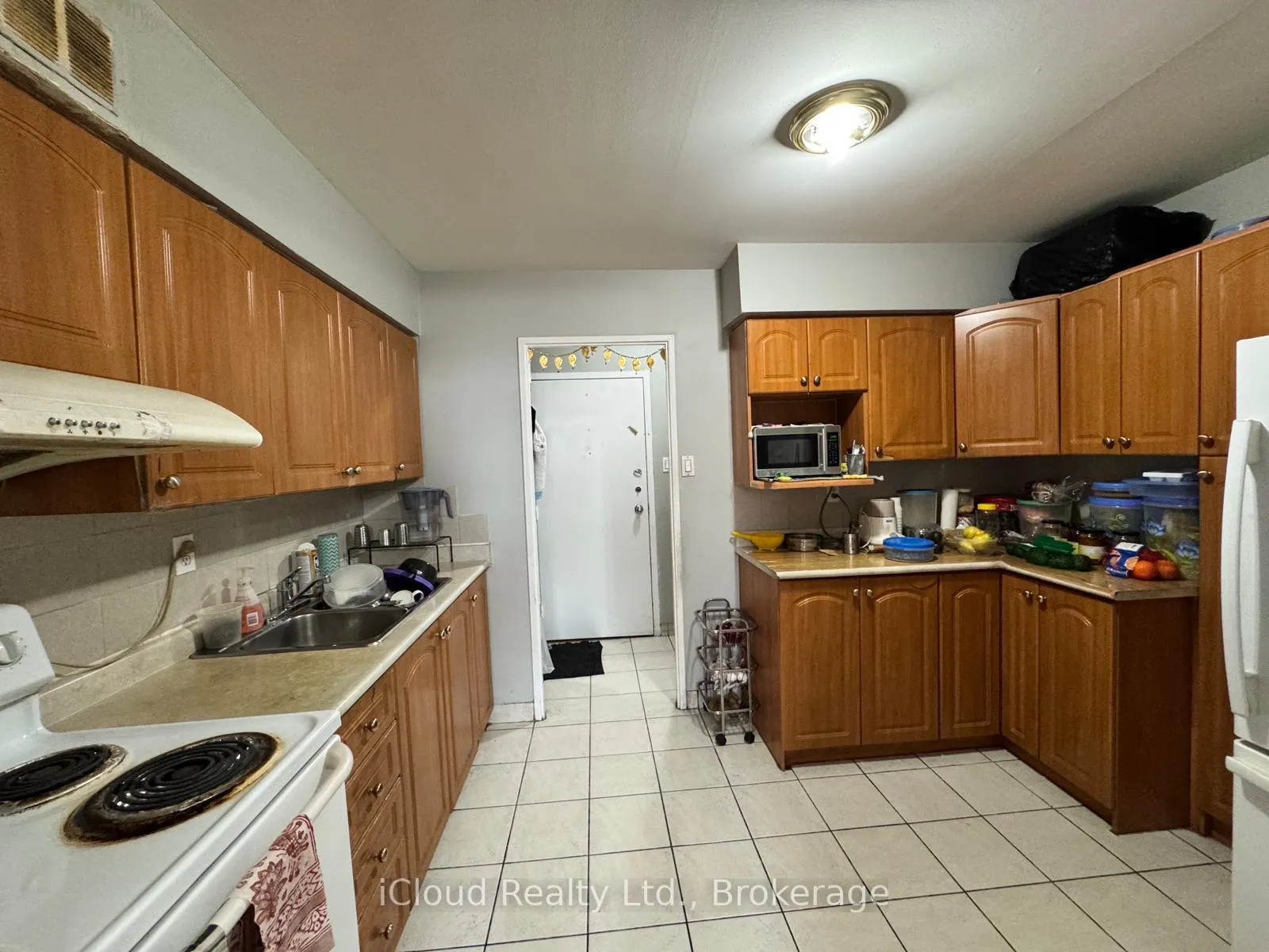Photo 5 of Unit 710, 3555 Derry Road E, Mississauga, Malton — HOMEH