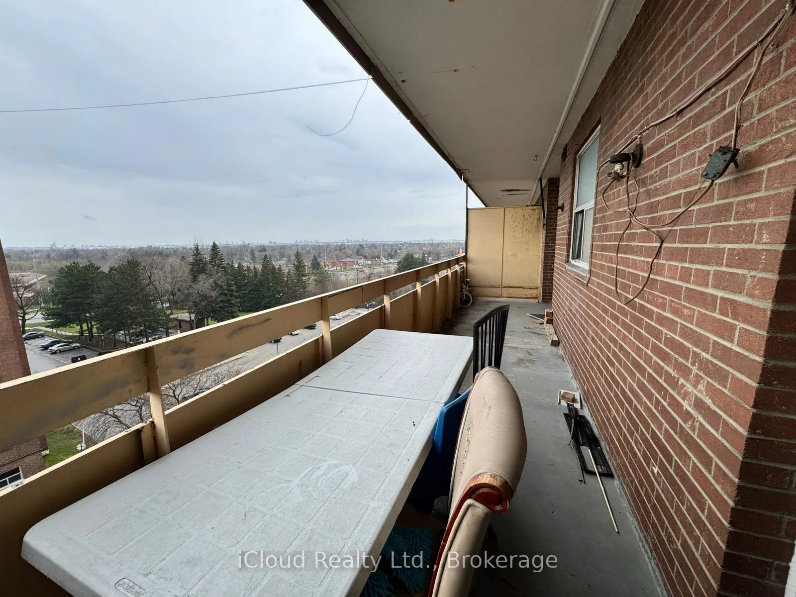 Photo 6 of Unit 710, 3555 Derry Road E, Mississauga, Malton — HOMEH