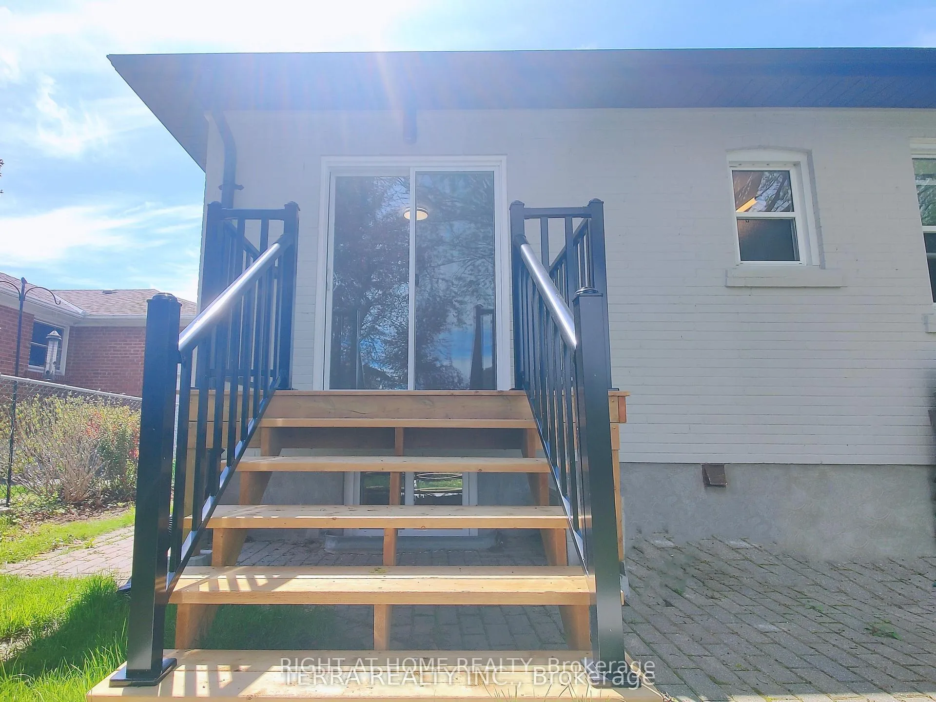 Photo 14 of 55 Glen Agar Drive, Etobicoke, Princess-Rosethorn — HOMEH