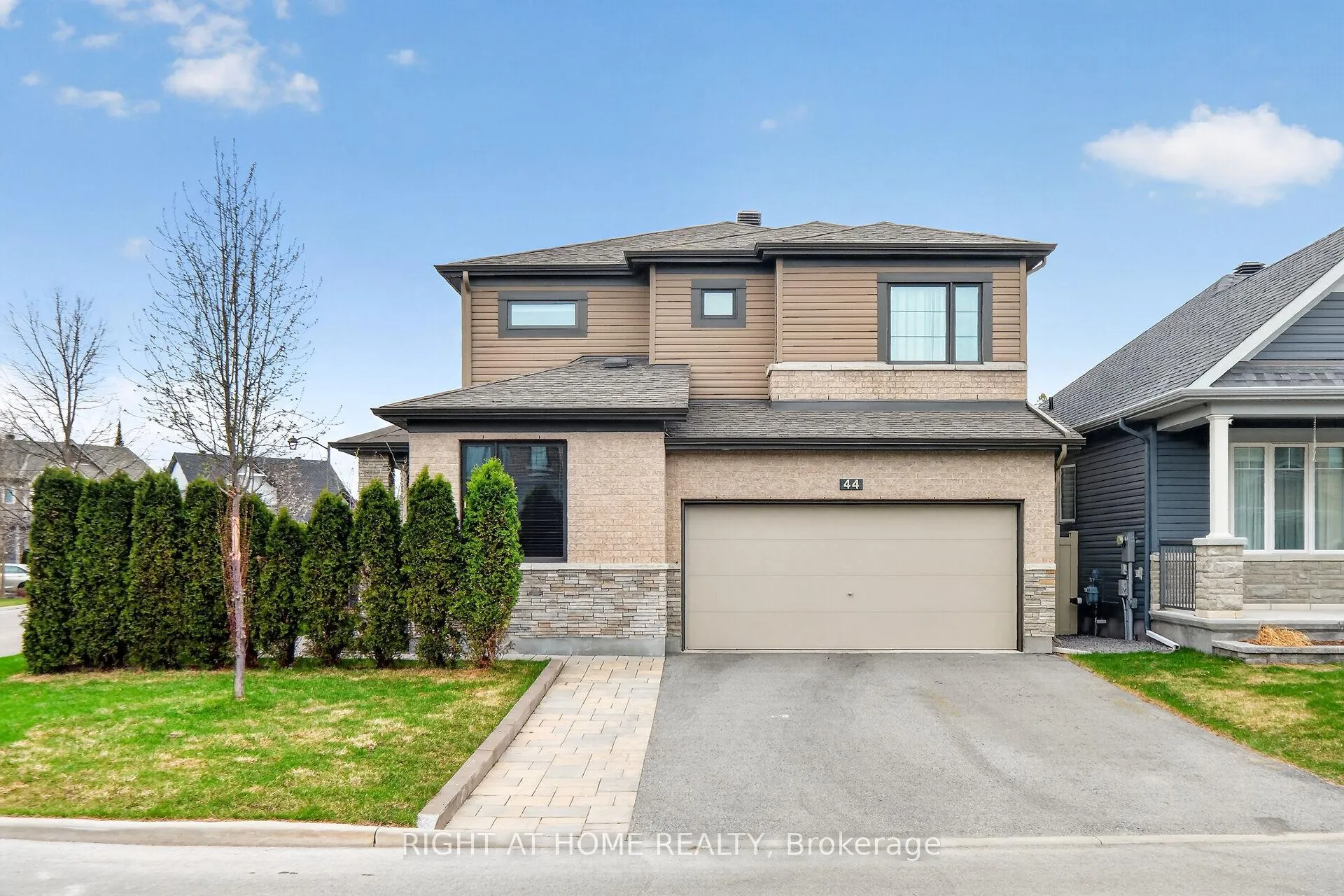 Photo 1 of 44 Hawks Landing Crescent, Ottawa, Stittsville (North) — HOMEH