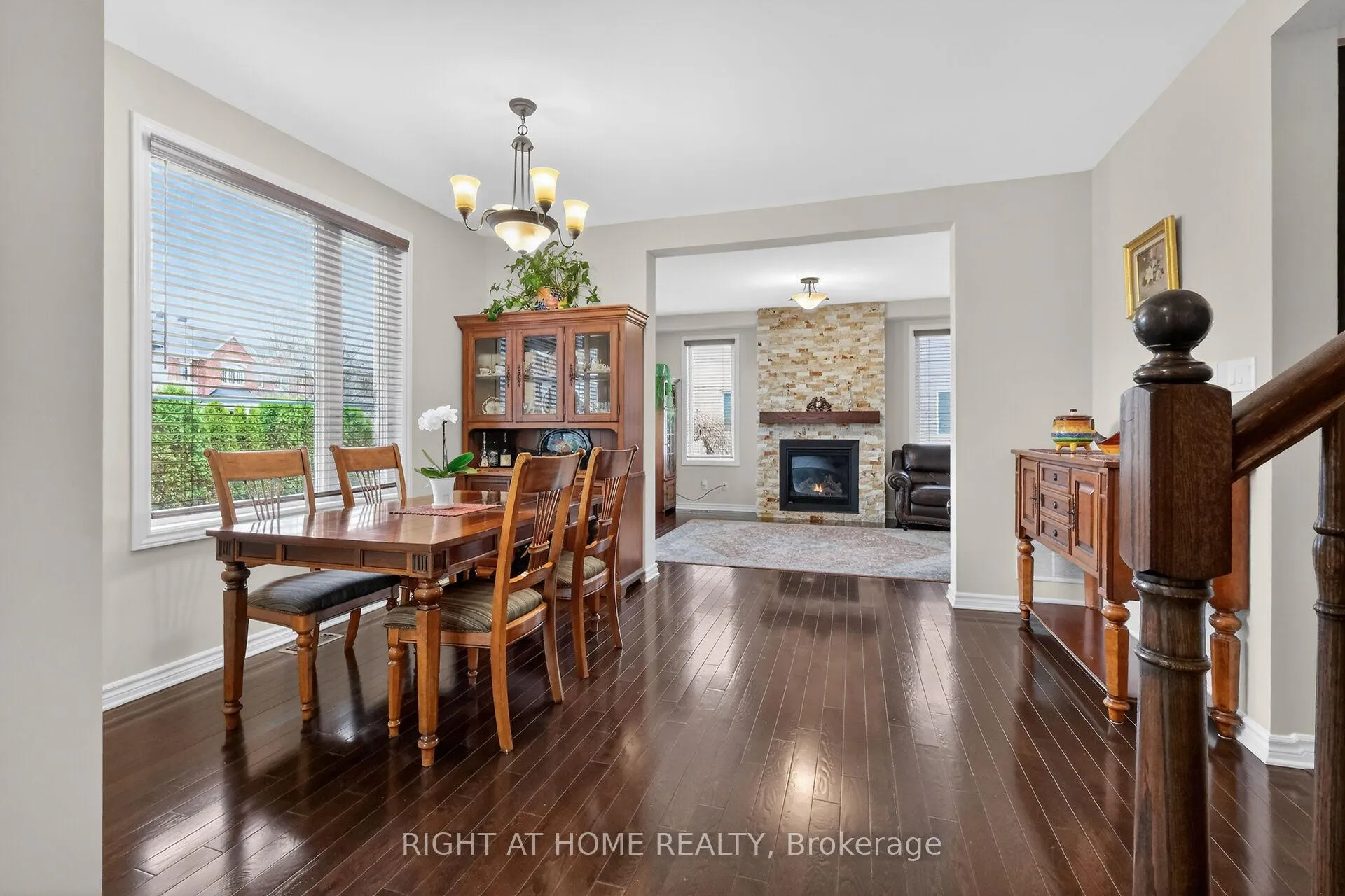 Photo 5 of 44 Hawks Landing Crescent, Ottawa, Stittsville (North) — HOMEH
