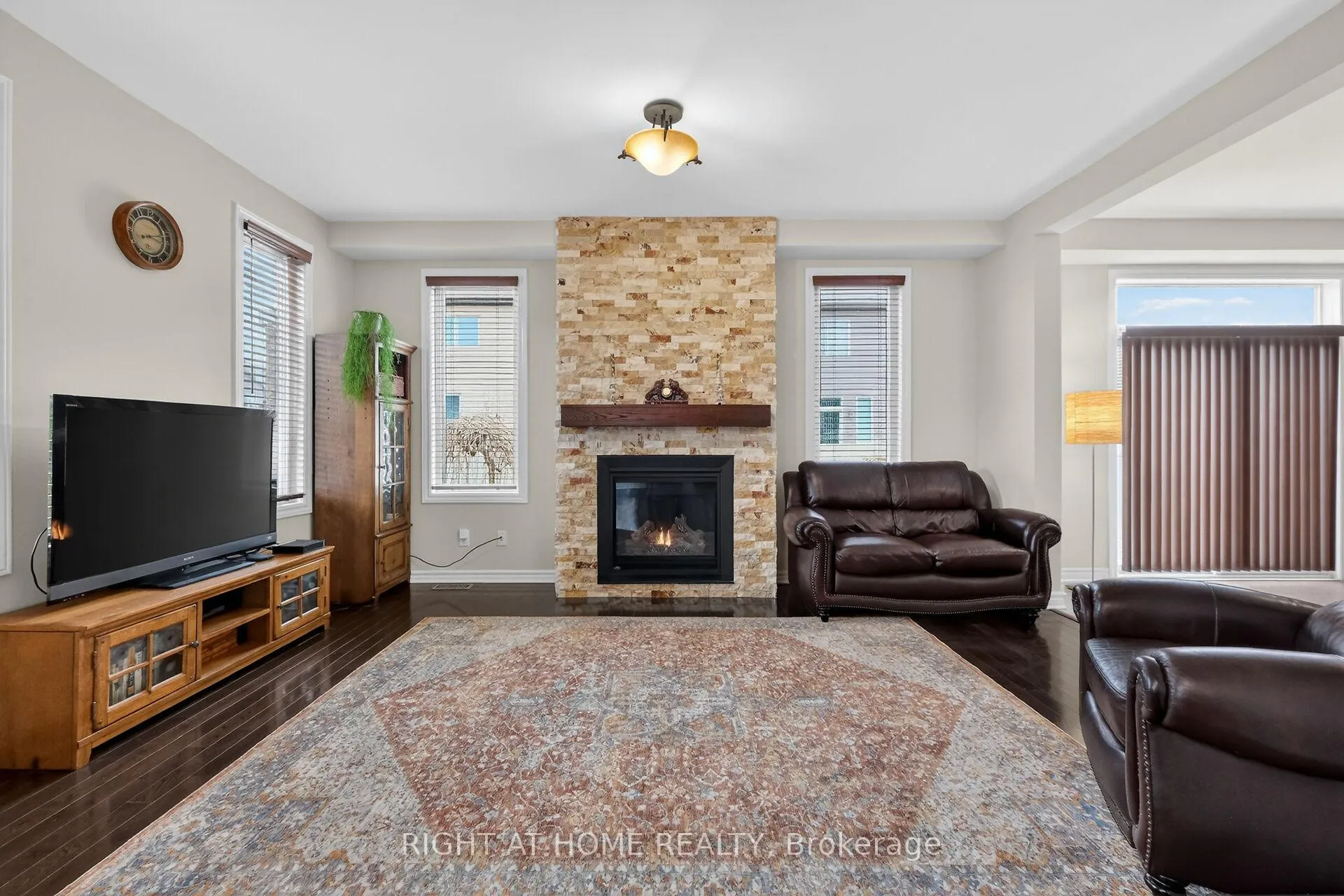 Photo 9 of 44 Hawks Landing Crescent, Ottawa, Stittsville (North) — HOMEH