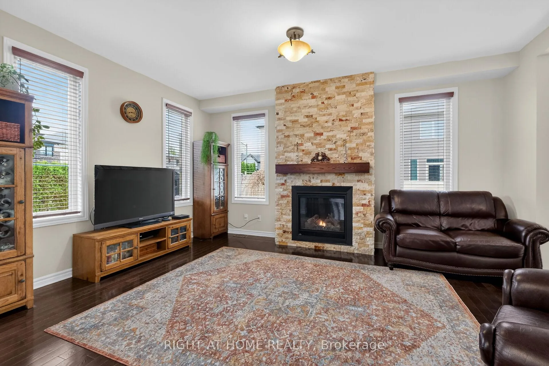 Photo 10 of 44 Hawks Landing Crescent, Ottawa, Stittsville (North) — HOMEH