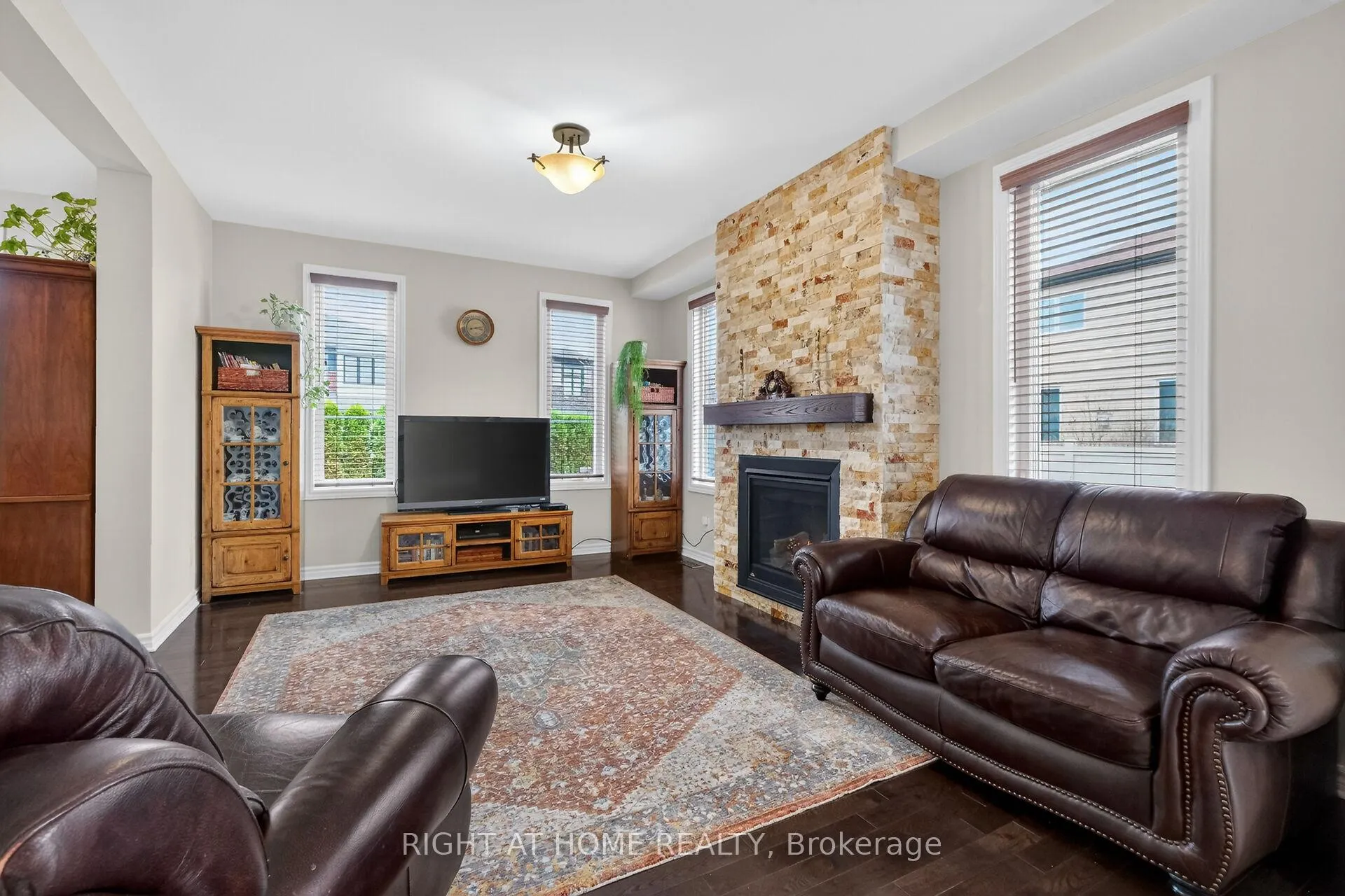 Photo 12 of 44 Hawks Landing Crescent, Ottawa, Stittsville (North) — HOMEH