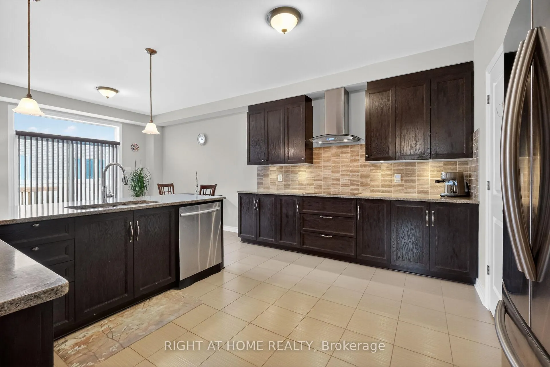 Photo 16 of 44 Hawks Landing Crescent, Ottawa, Stittsville (North) — HOMEH