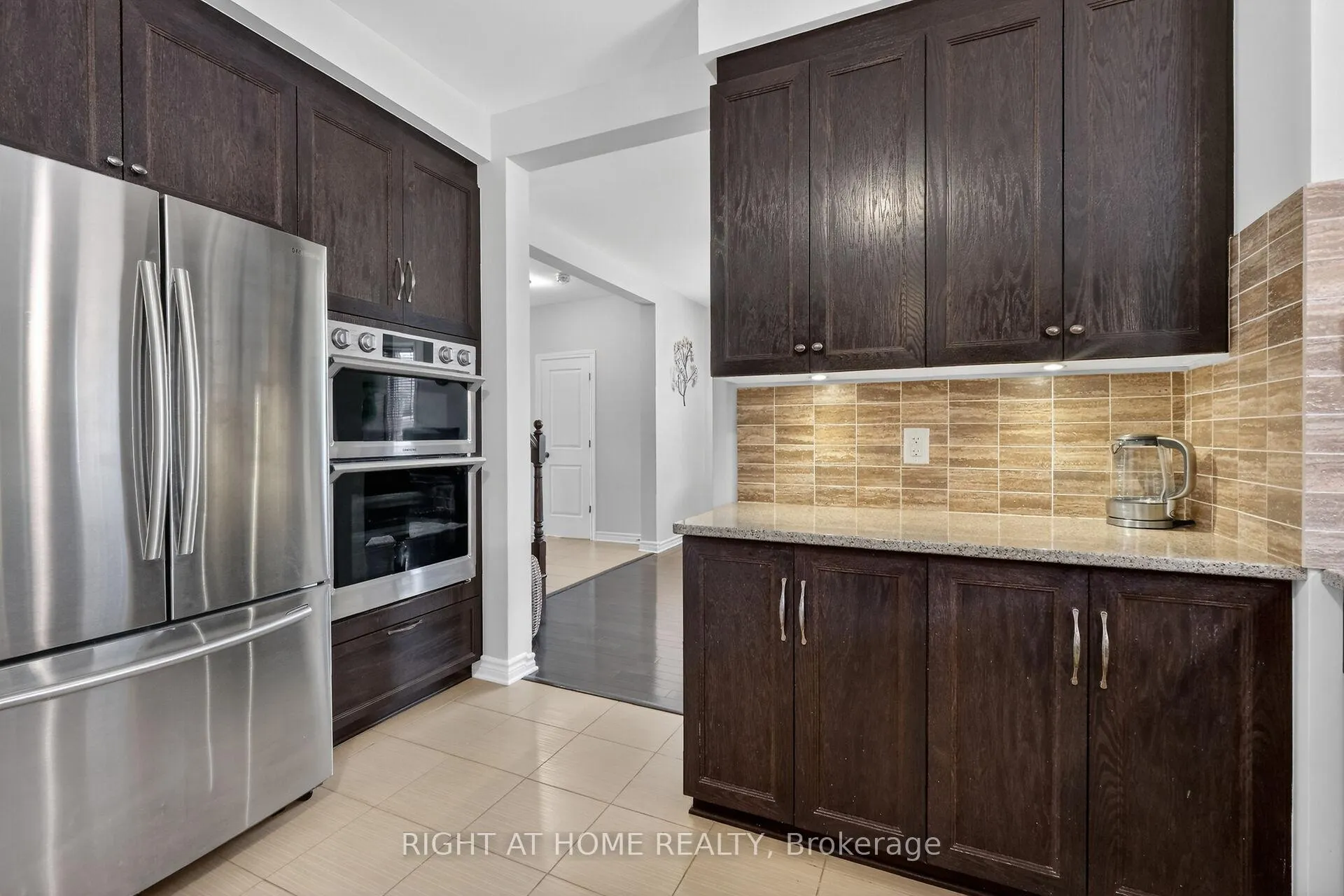 Photo 18 of 44 Hawks Landing Crescent, Ottawa, Stittsville (North) — HOMEH