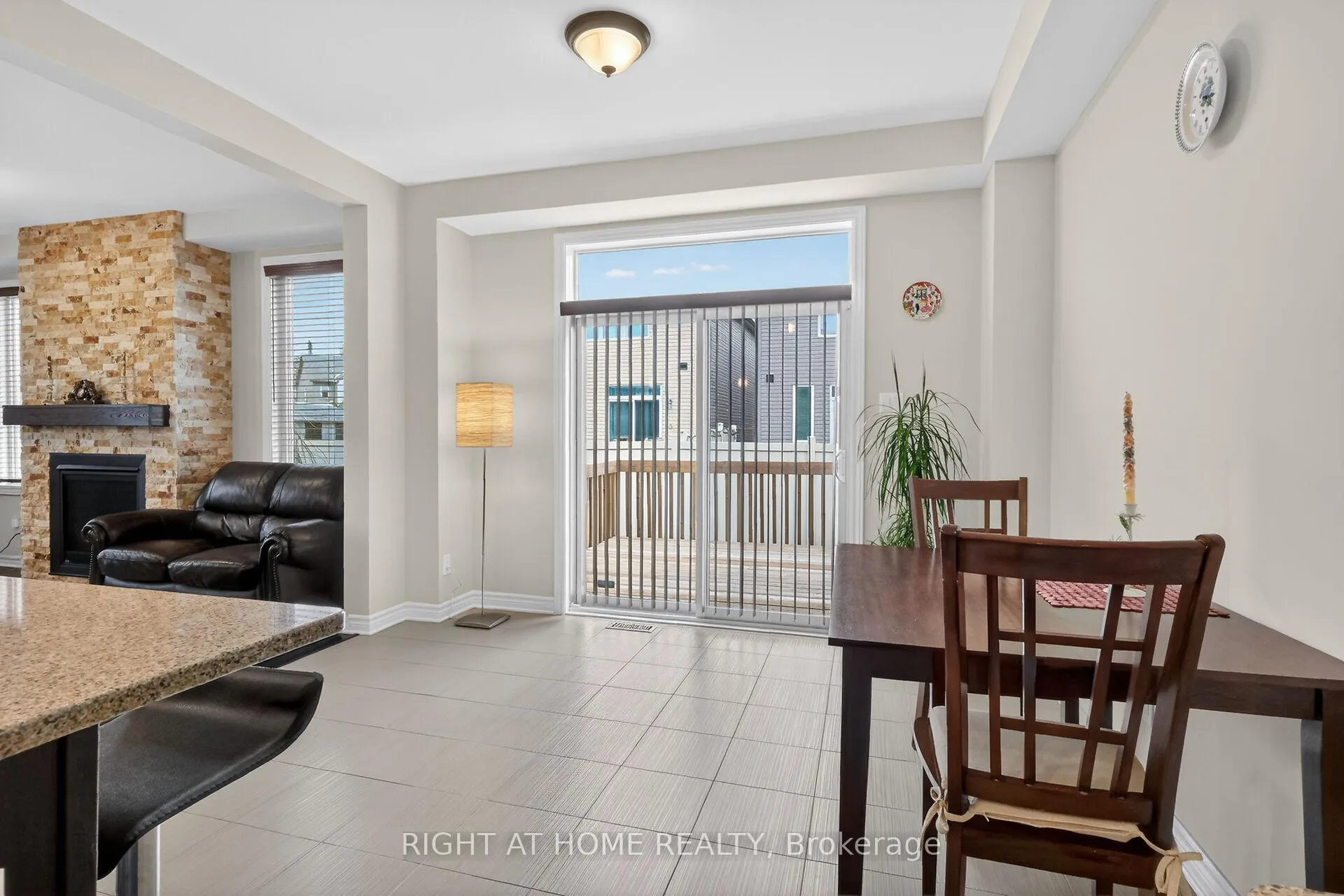 Photo 20 of 44 Hawks Landing Crescent, Ottawa, Stittsville (North) — HOMEH