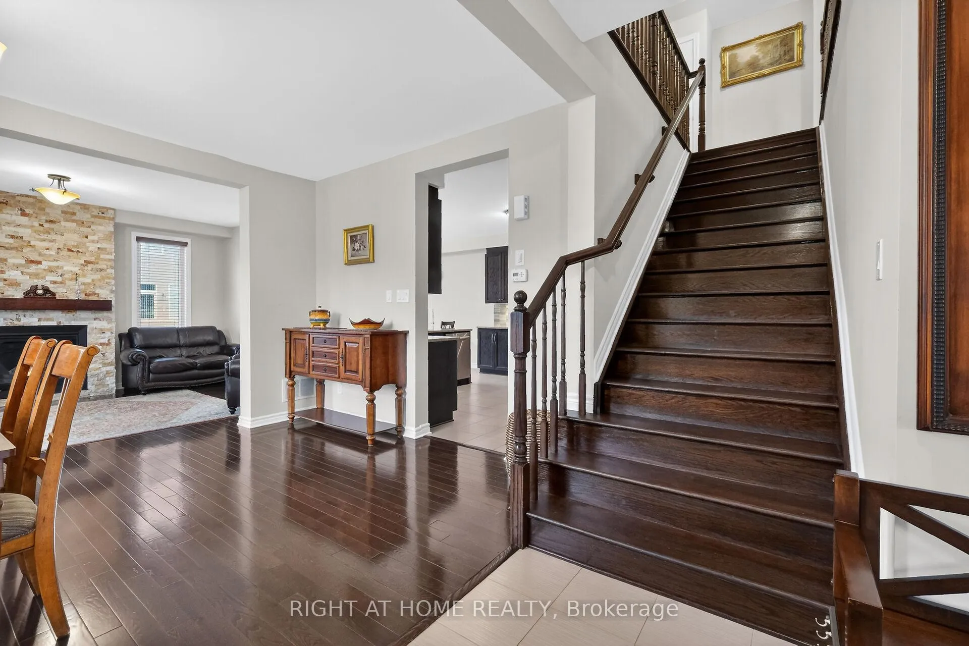Photo 23 of 44 Hawks Landing Crescent, Ottawa, Stittsville (North) — HOMEH