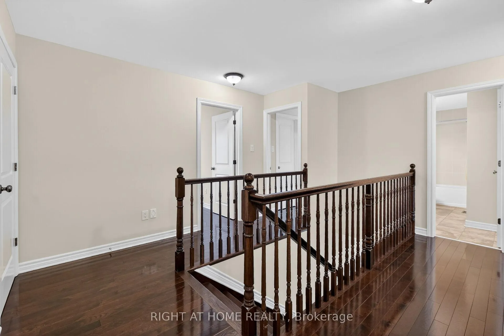 Photo 24 of 44 Hawks Landing Crescent, Ottawa, Stittsville (North) — HOMEH