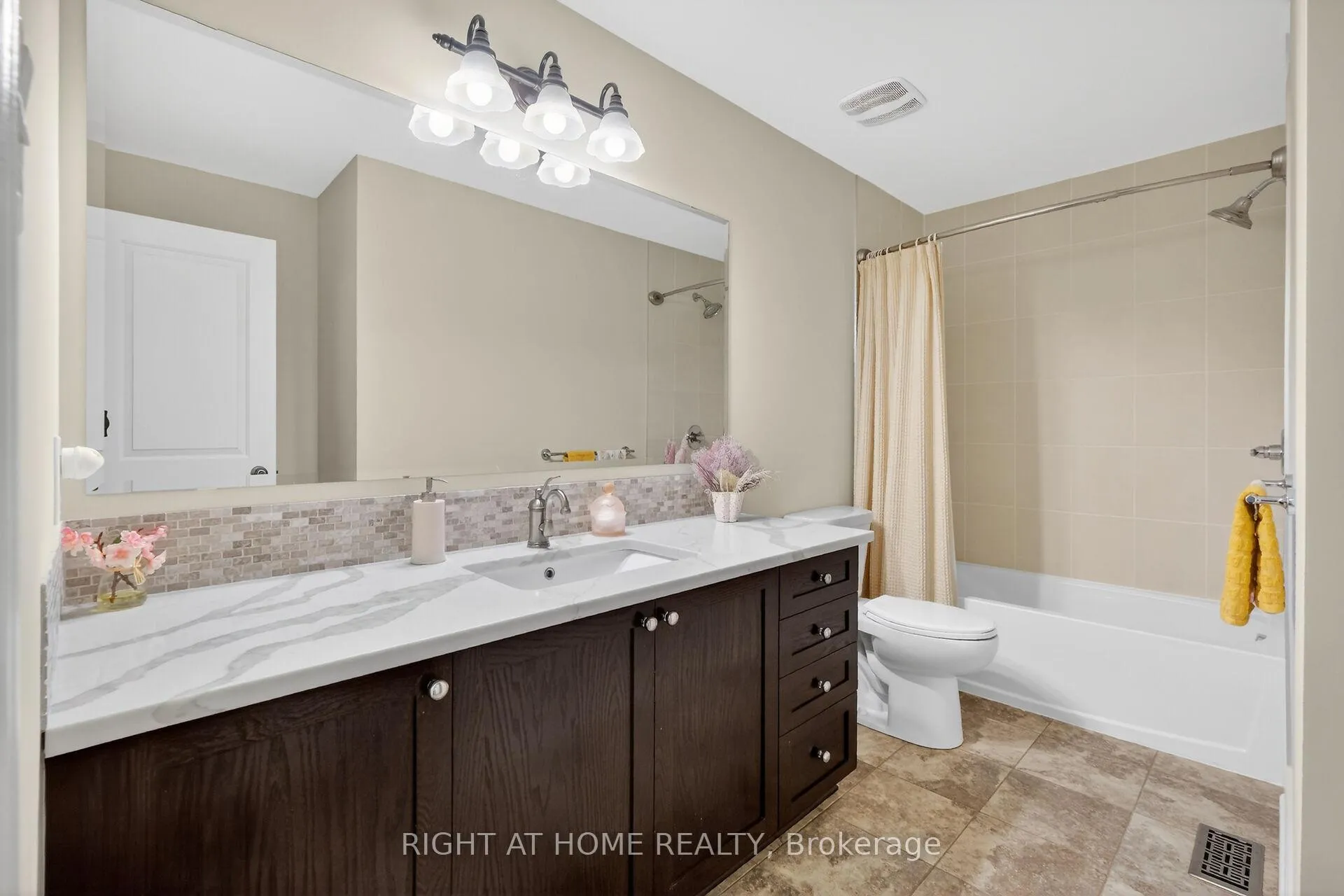 Photo 28 of 44 Hawks Landing Crescent, Ottawa, Stittsville (North) — HOMEH