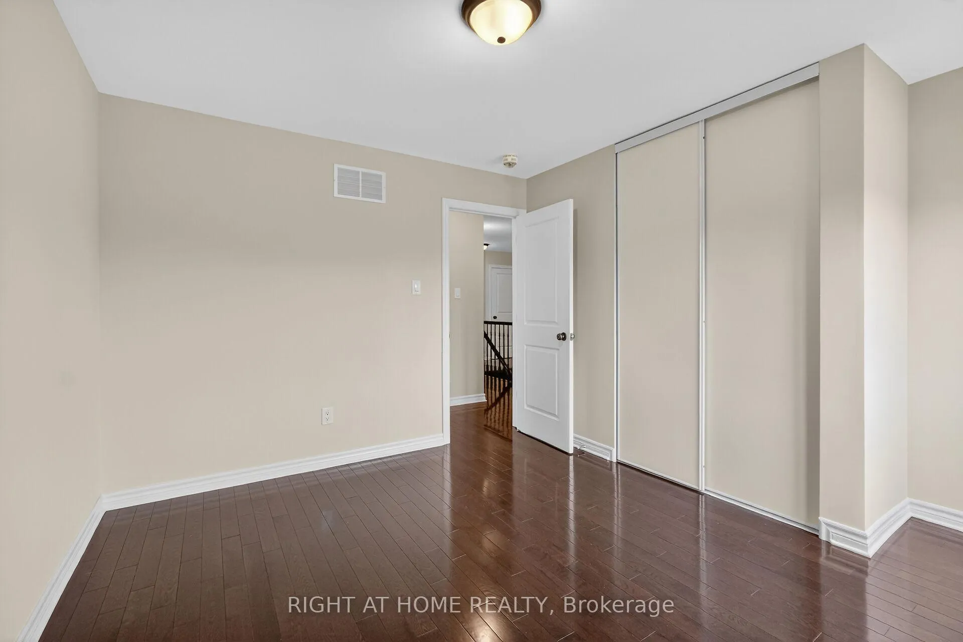 Photo 30 of 44 Hawks Landing Crescent, Ottawa, Stittsville (North) — HOMEH