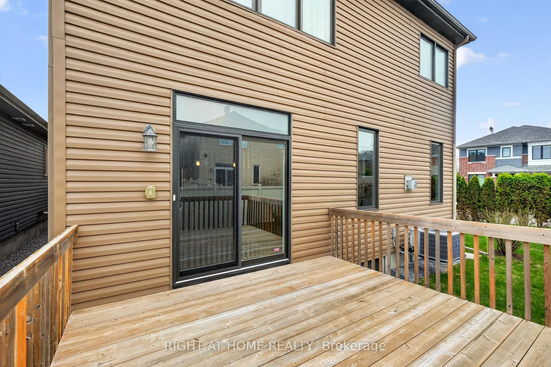 Photo 47 of 44 Hawks Landing Crescent, Ottawa, Stittsville (North) — HOMEH