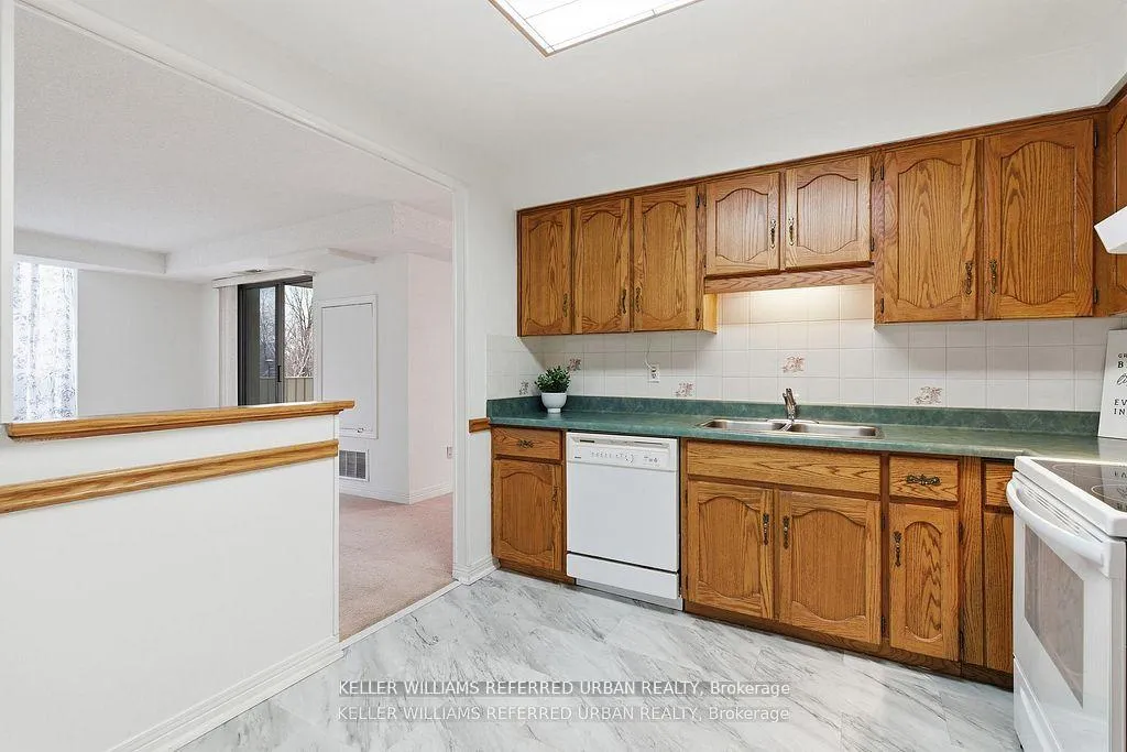 Photo 16 of Unit 208, 8 Village Green Boulevard, Hamilton, Stoney Creek — HOMEH