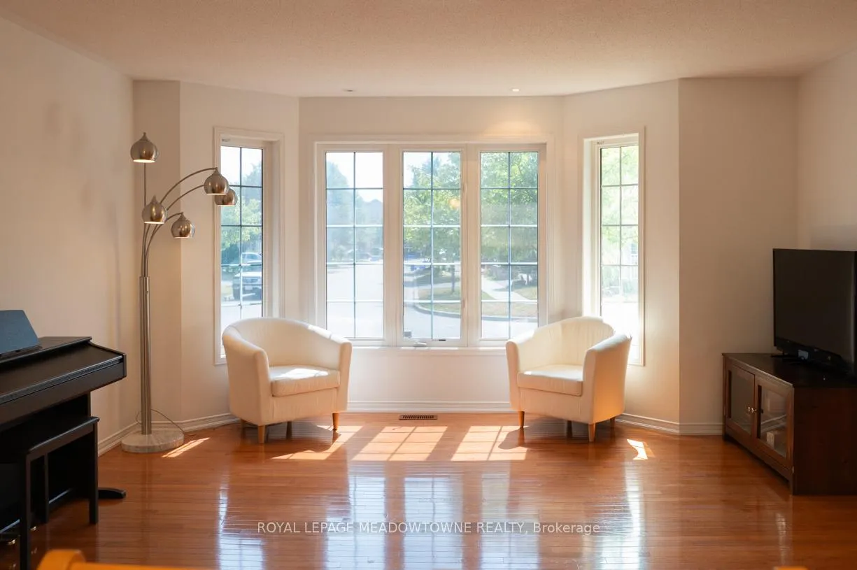 Photo 6 of 49 Montebello Crescent, Ajax, Northwest Ajax — HOMEH