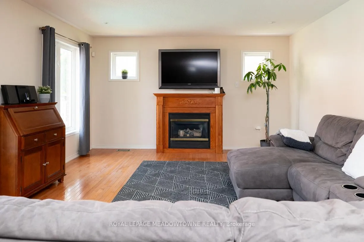 Photo 9 of 49 Montebello Crescent, Ajax, Northwest Ajax — HOMEH