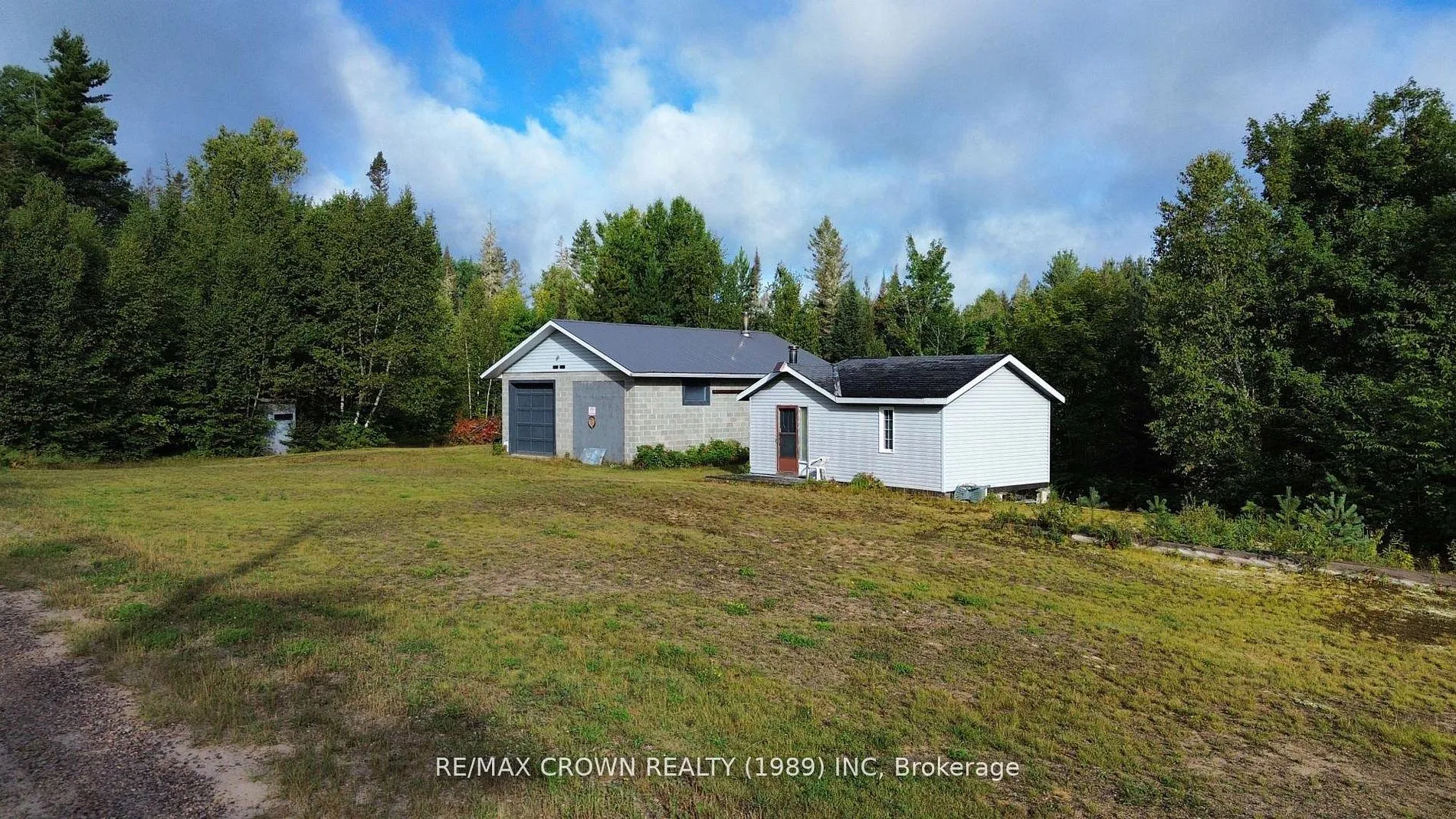 Photo 5 of 212 Weiler Line, Powassan — HOMEH