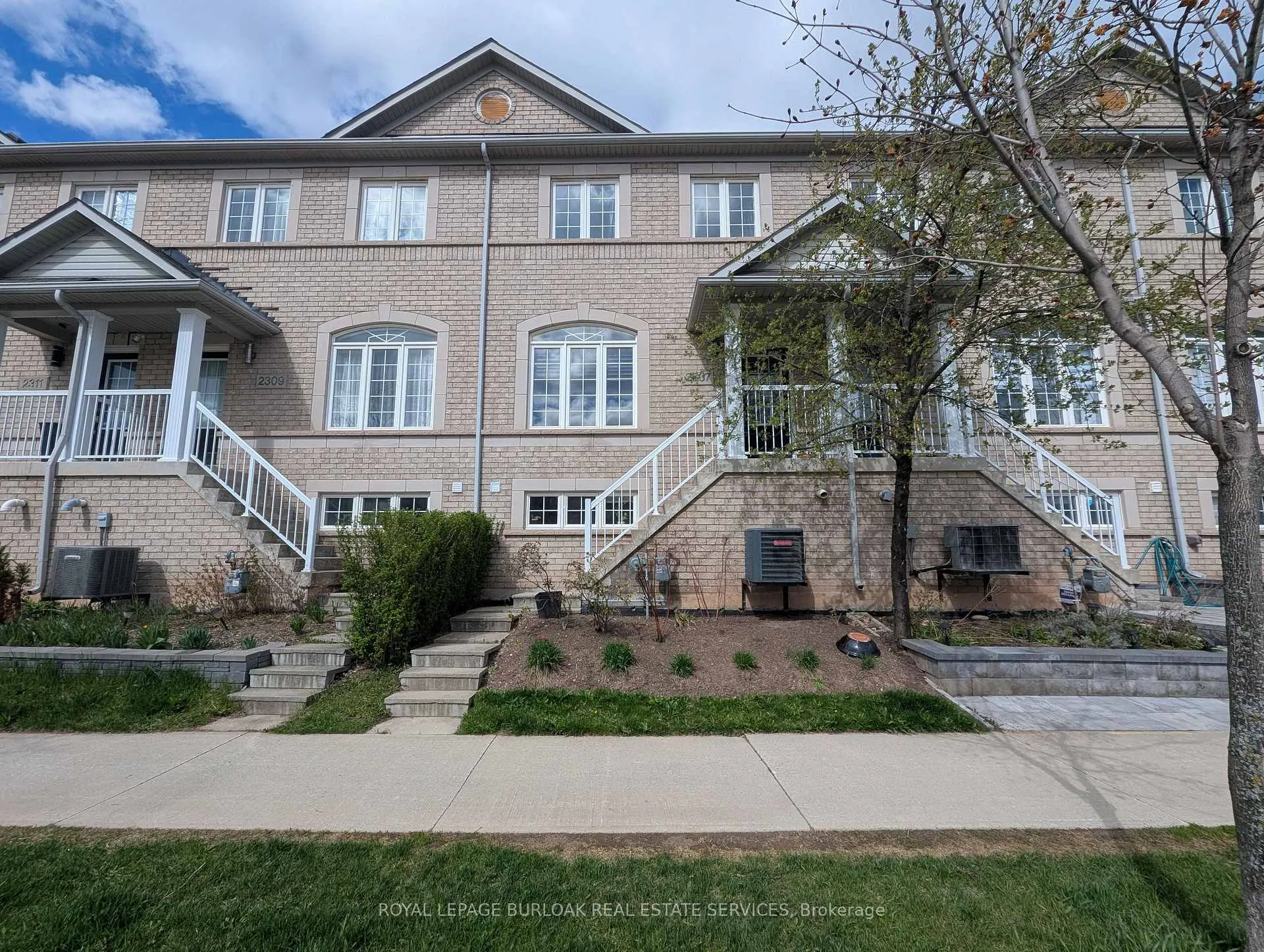 Photo 1 of 2307 Sutton Drive, Burlington, Orchard — HOMEH