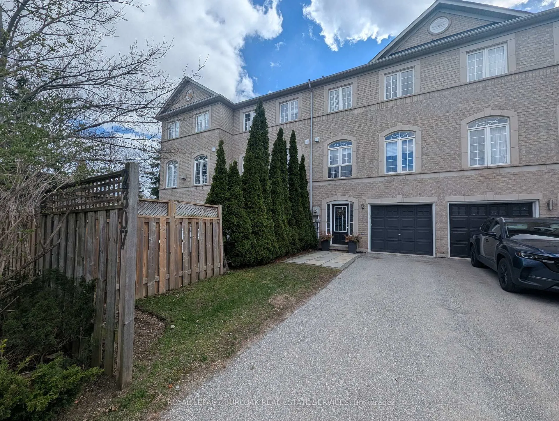 Photo 2 of 2307 Sutton Drive, Burlington, Orchard — HOMEH