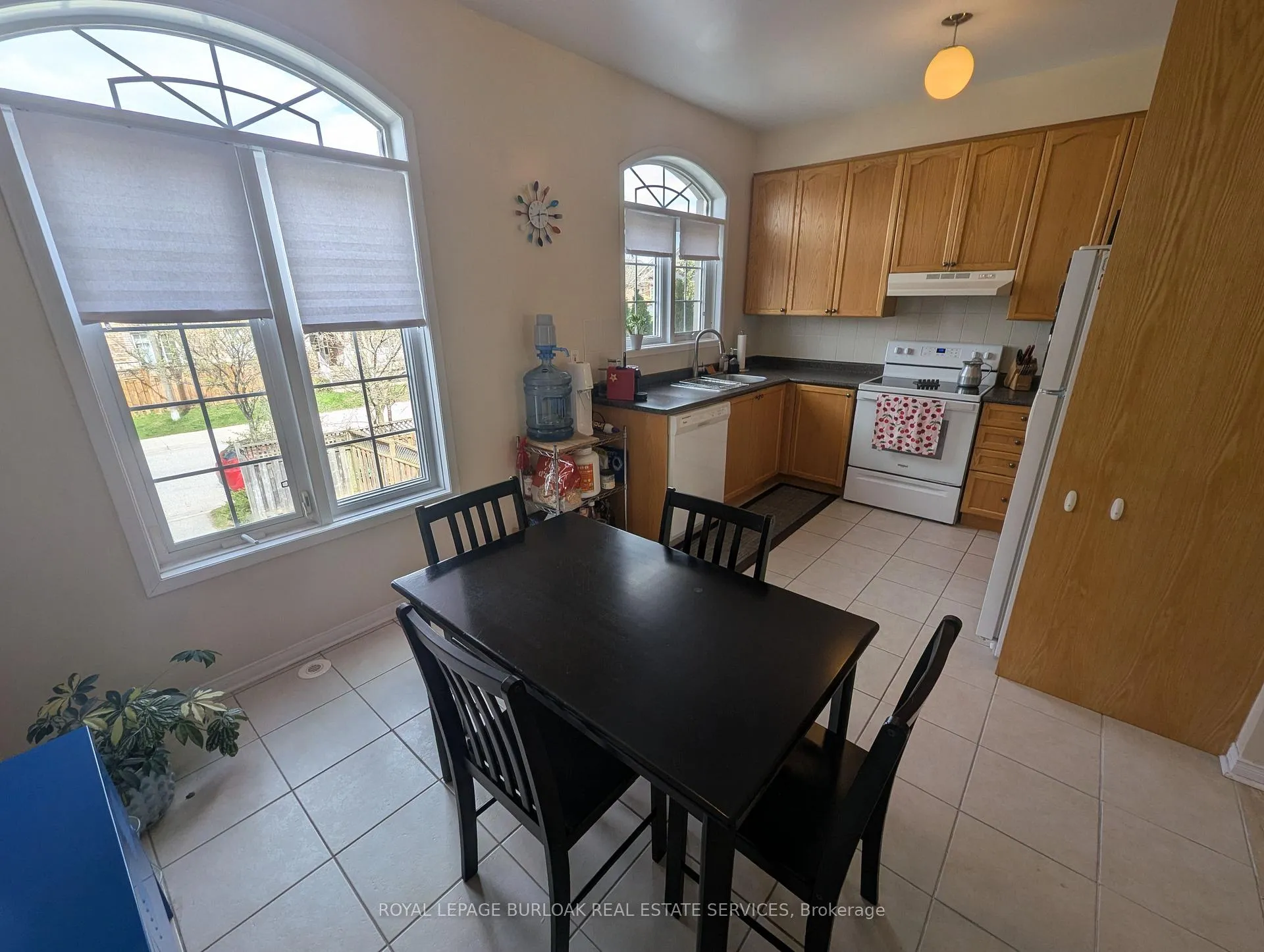 Photo 7 of 2307 Sutton Drive, Burlington, Orchard — HOMEH