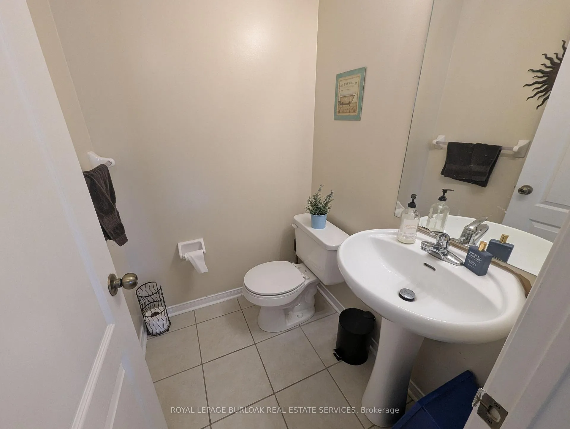 Photo 8 of 2307 Sutton Drive, Burlington, Orchard — HOMEH